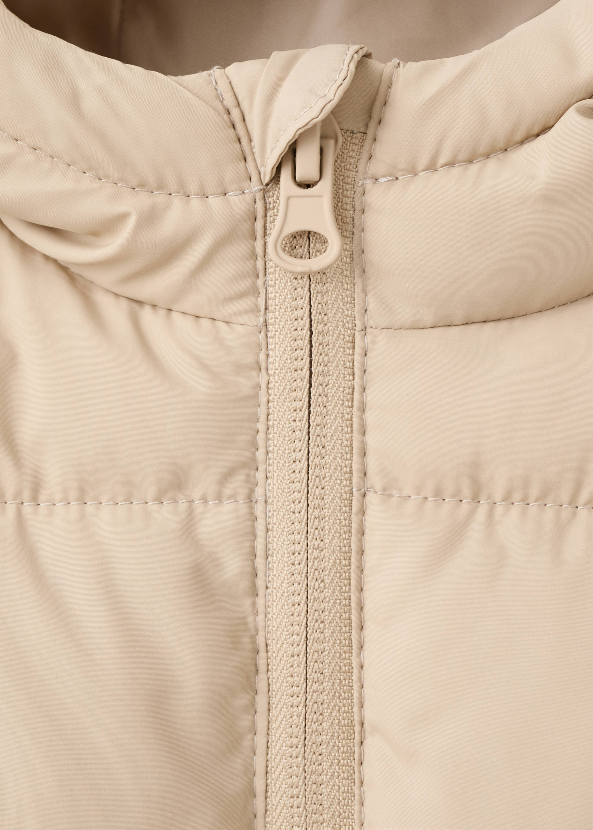 Quilted gilet with hood - Details of the article 8