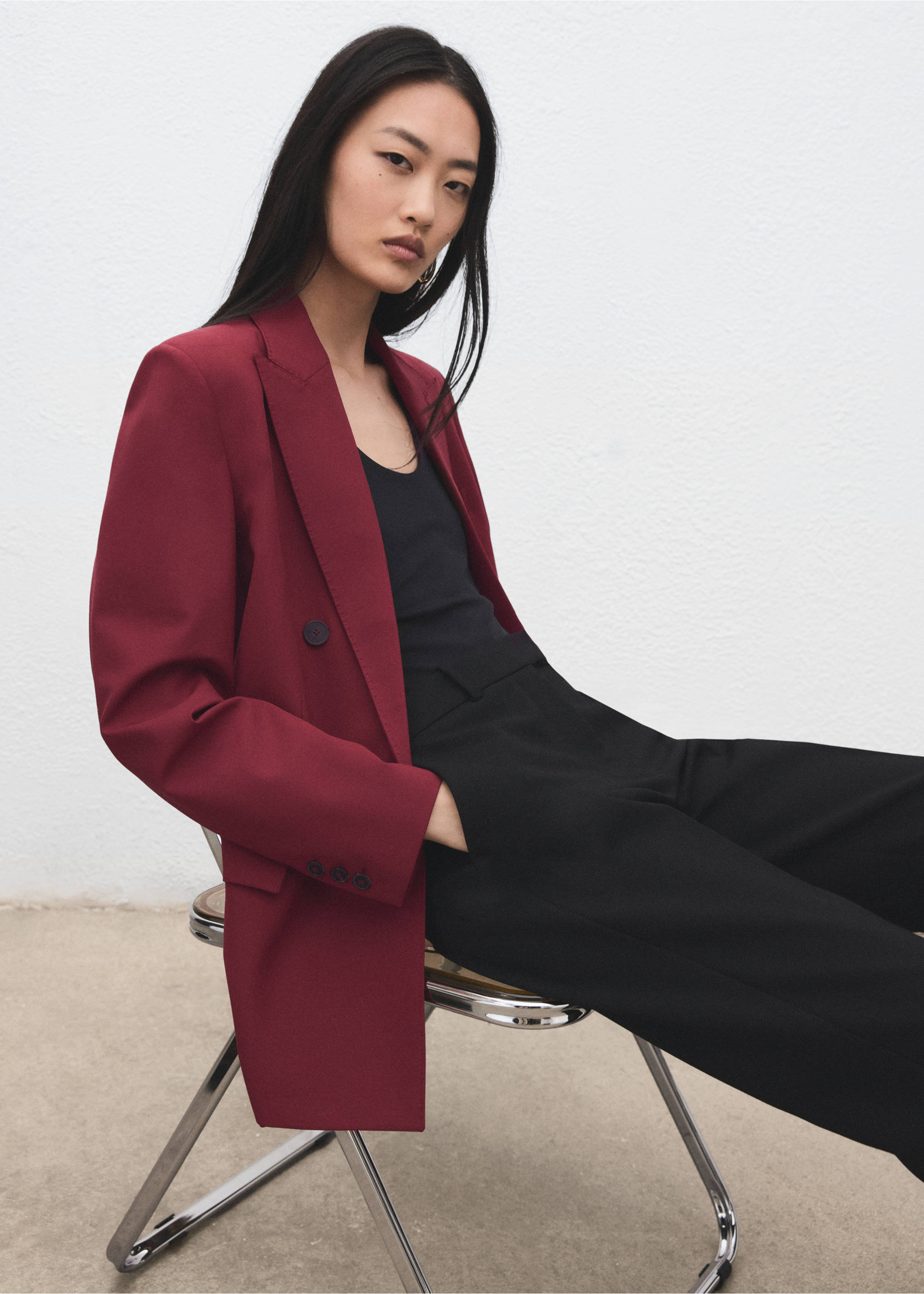 Double-breasted suit jacket - Details of the article 2, Wine. Ref: 27091311-00.