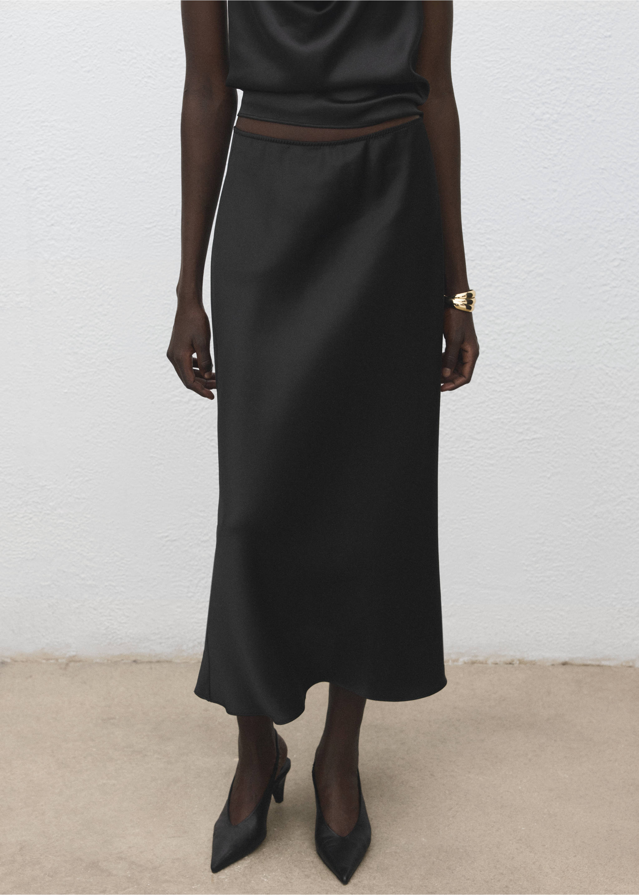 Satin long skirt - Medium plane, Black. Ref: 27091326-00.
