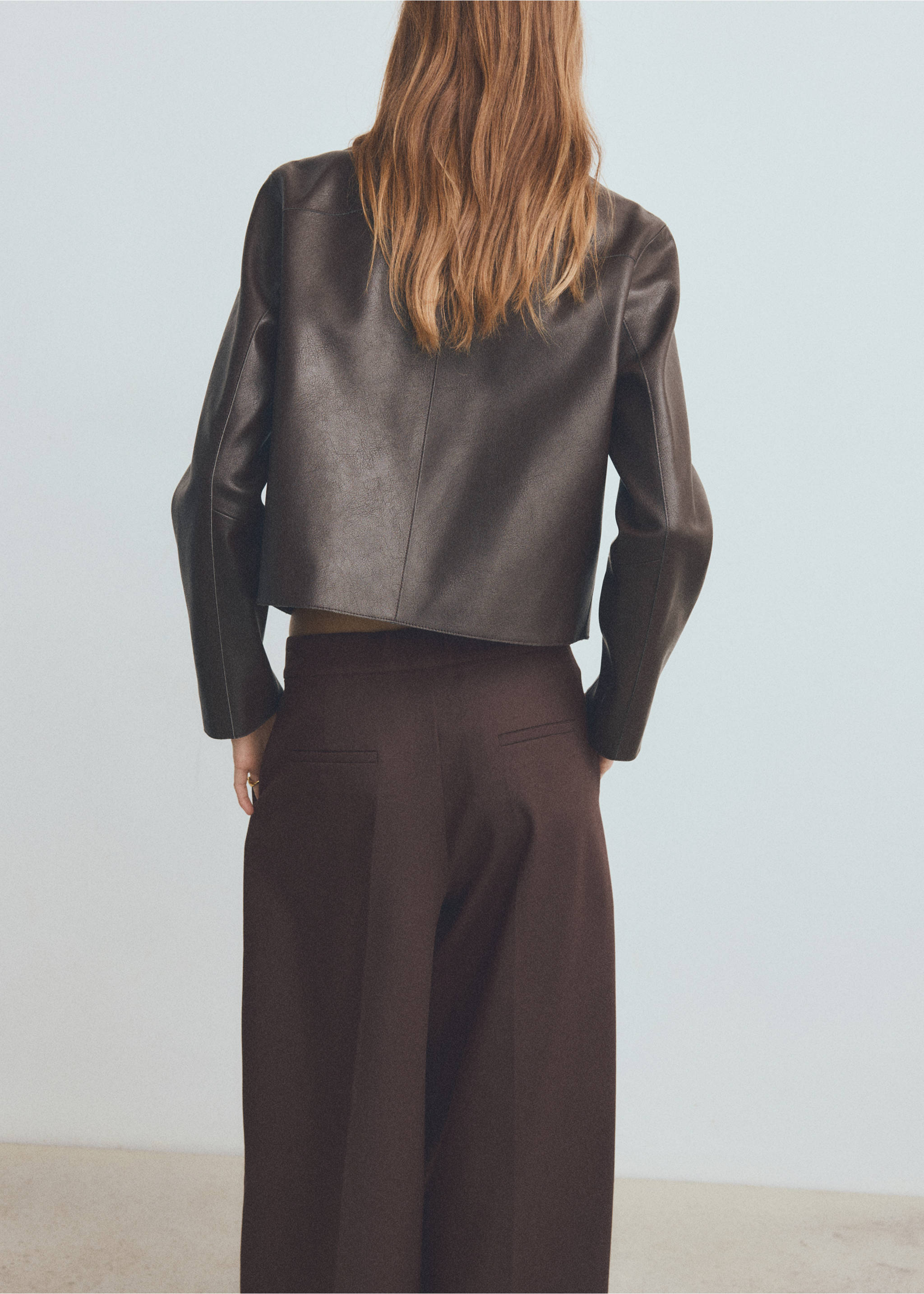 Veste cuir synthétique poches - Verso de l’article, Chocolat. Ref: 27091329-00.