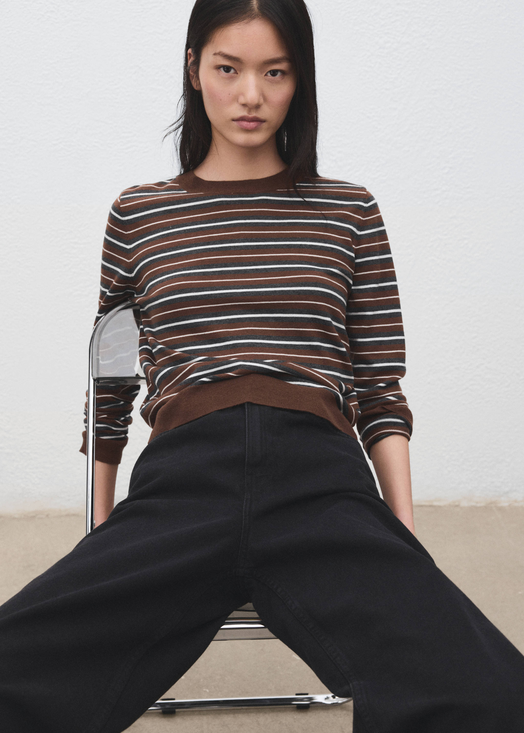 Knit striped sweater - Medium plane