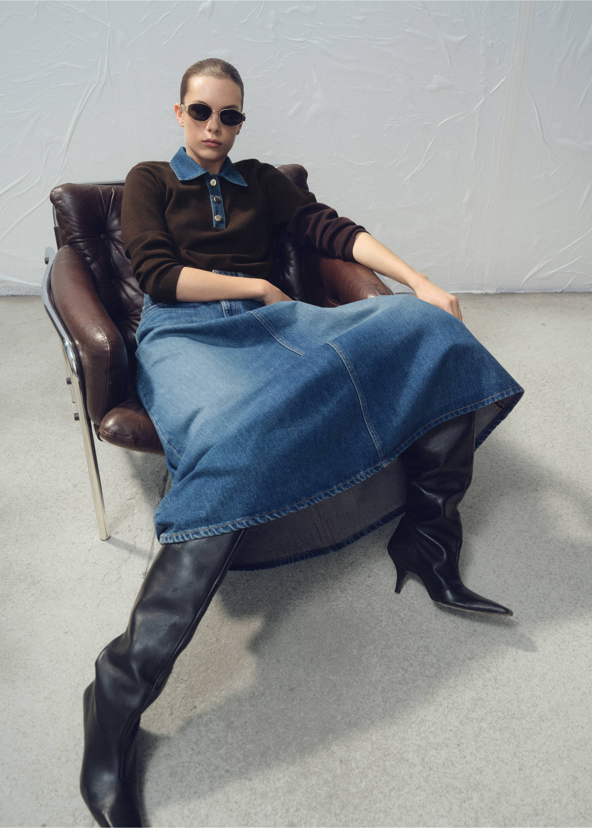 Denim midi-skirt - Details of the article 2, Dark Blue. Ref: 27091342-00.