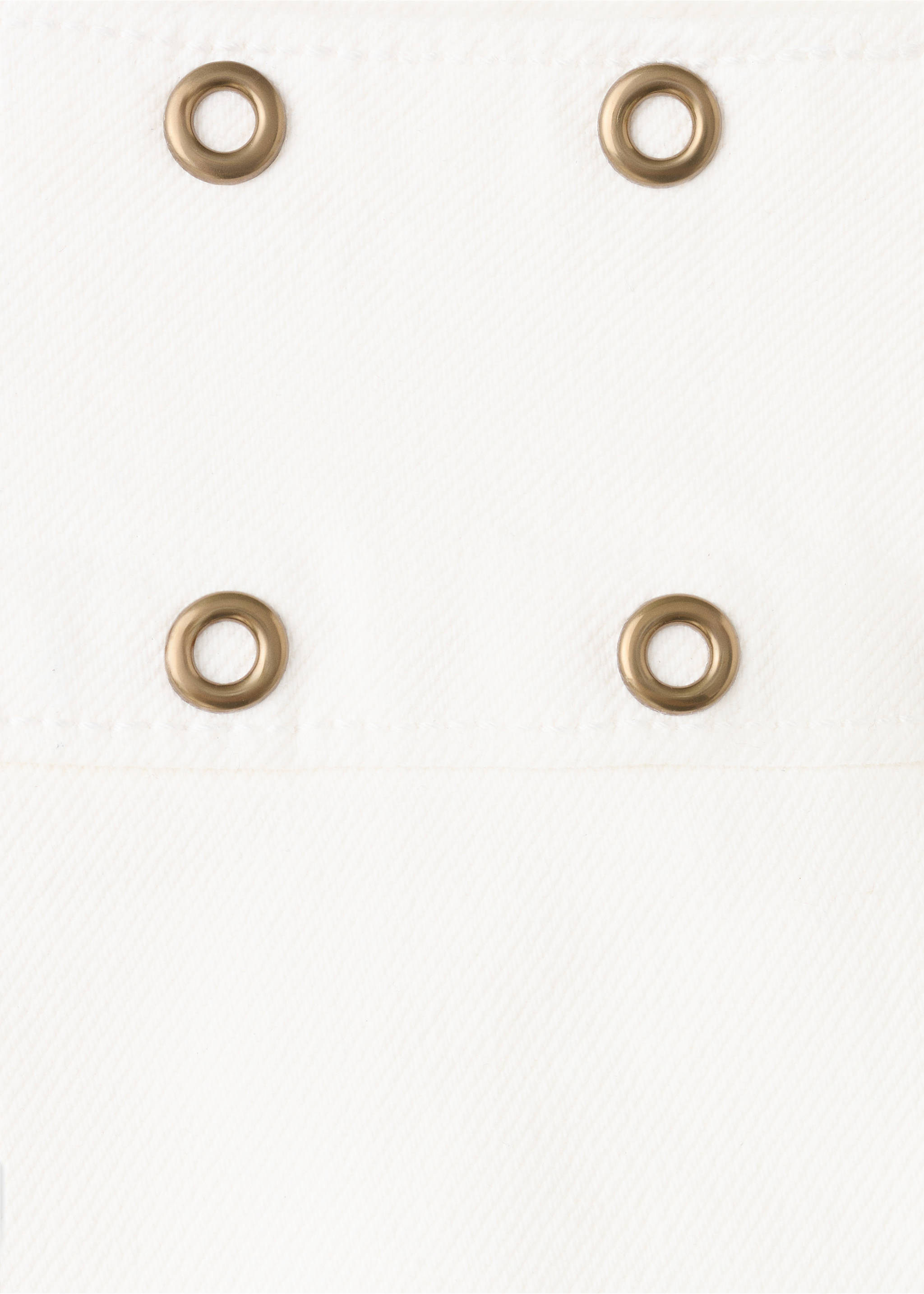 Minishorts tatxes - Detall de l'article 0, Blanc trencat. Ref: 27091345-00.