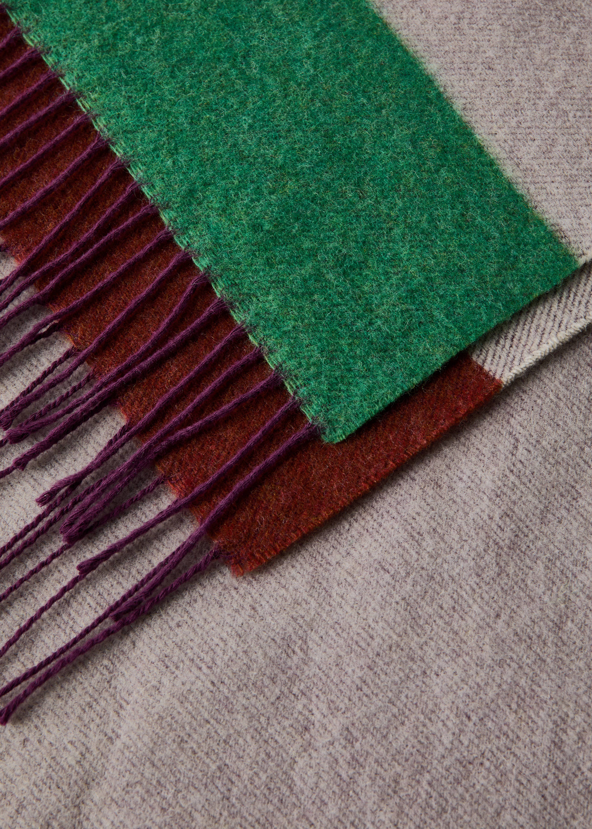 Wool and cotton blanket in colours - Details of the article 2