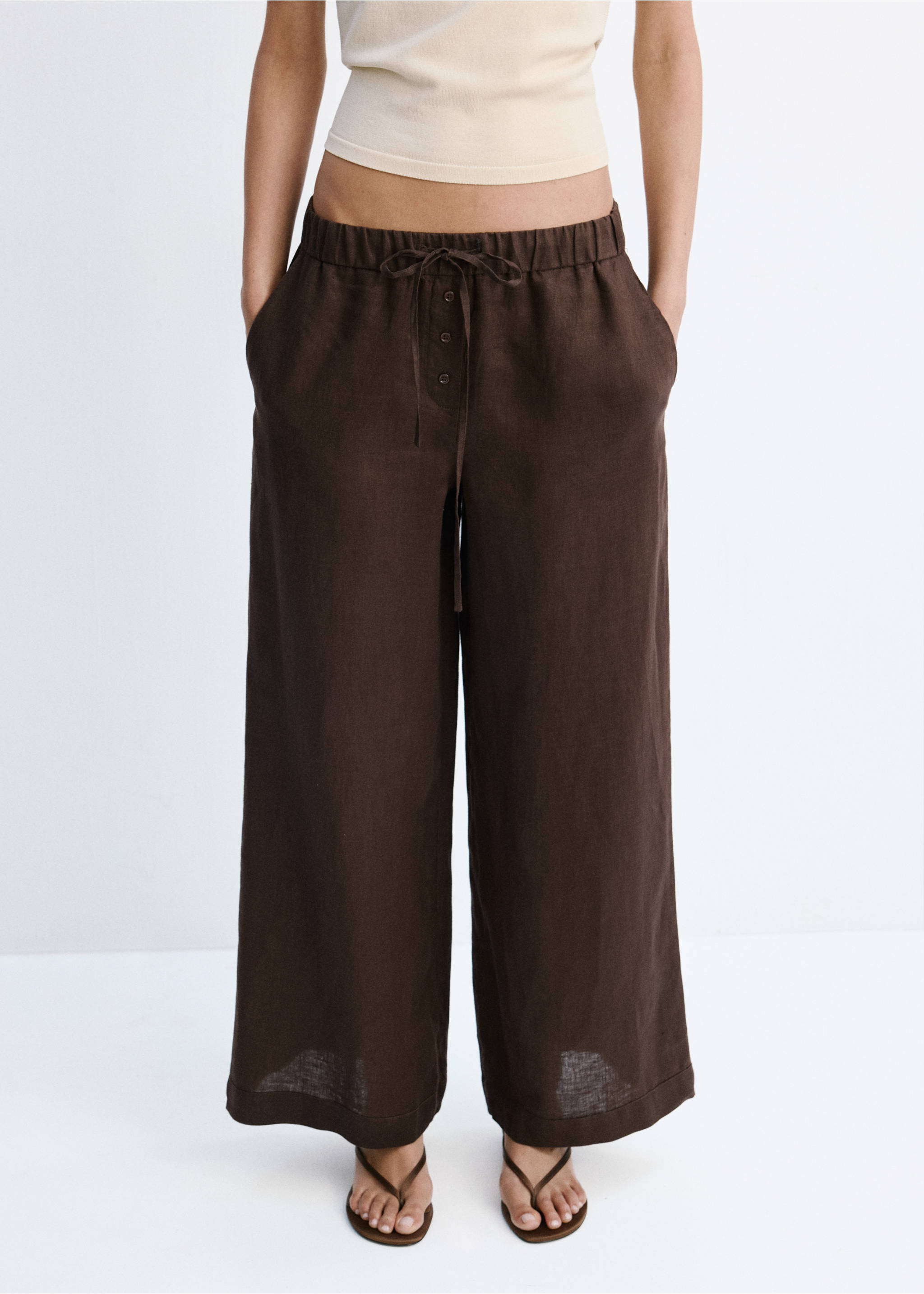 Linen trousers with buttons - Medium plane, Chocolate. Ref: 27091349-00.