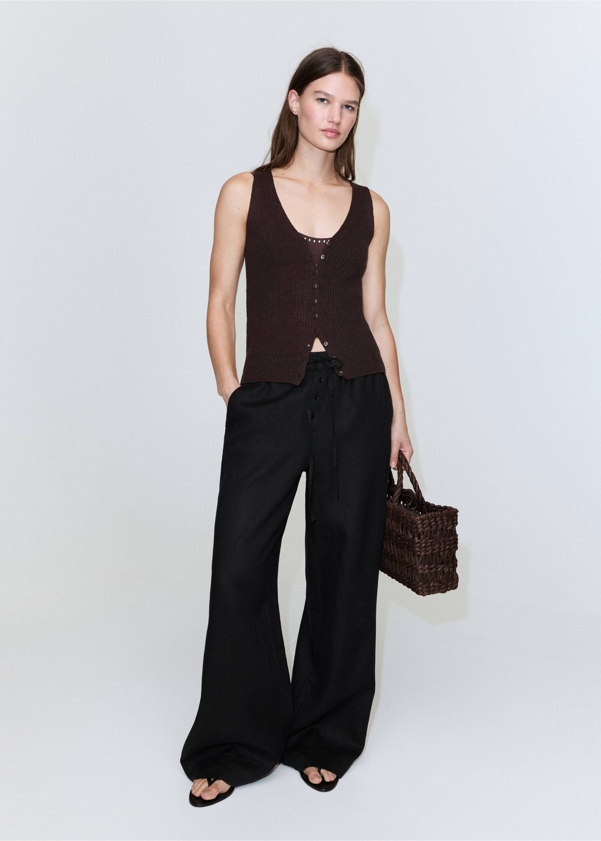 Linen trousers with buttons - General plane, Black. Ref: 27091349-00.