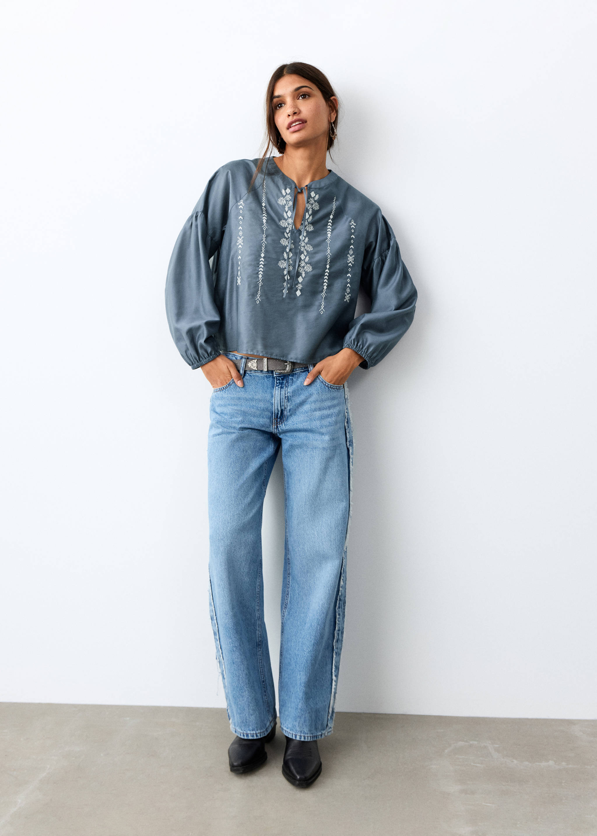 Blouse brodée nœud - Plan général