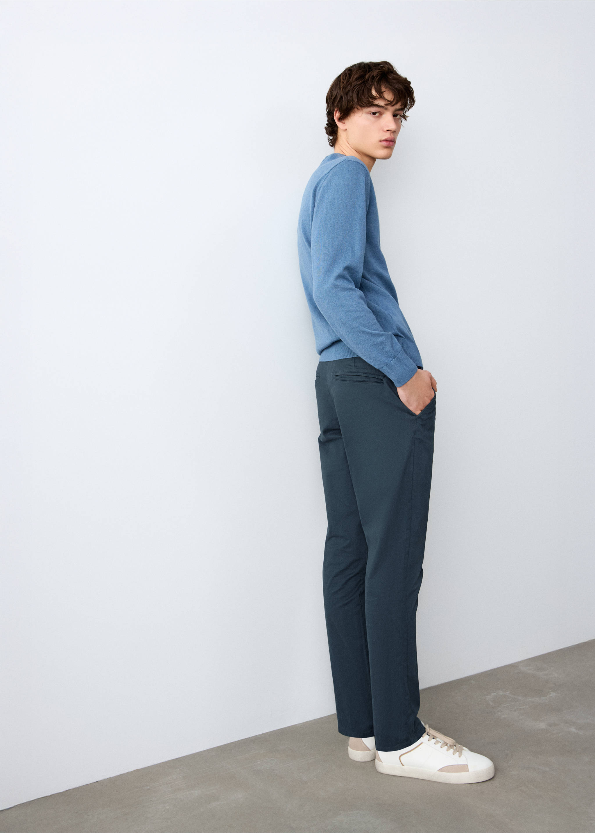 Unifarbene Chino-Hose - Detail des Artikels 1, Marineblau. Ref: 27091511-00.