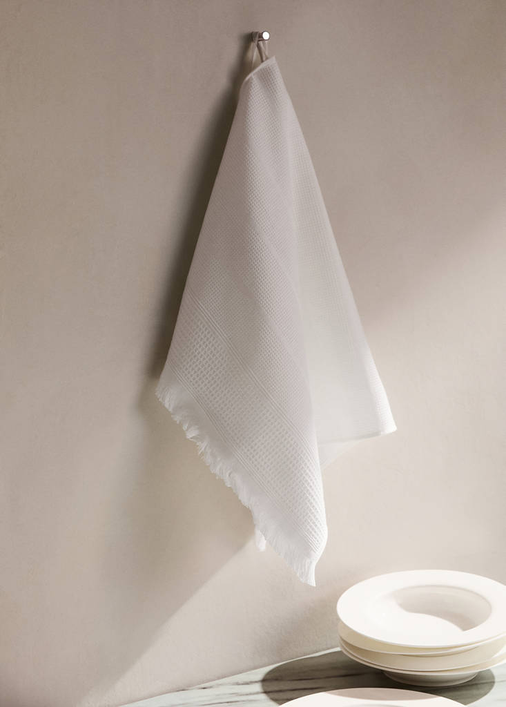 Waffle kitchen tea towel with fringes — White