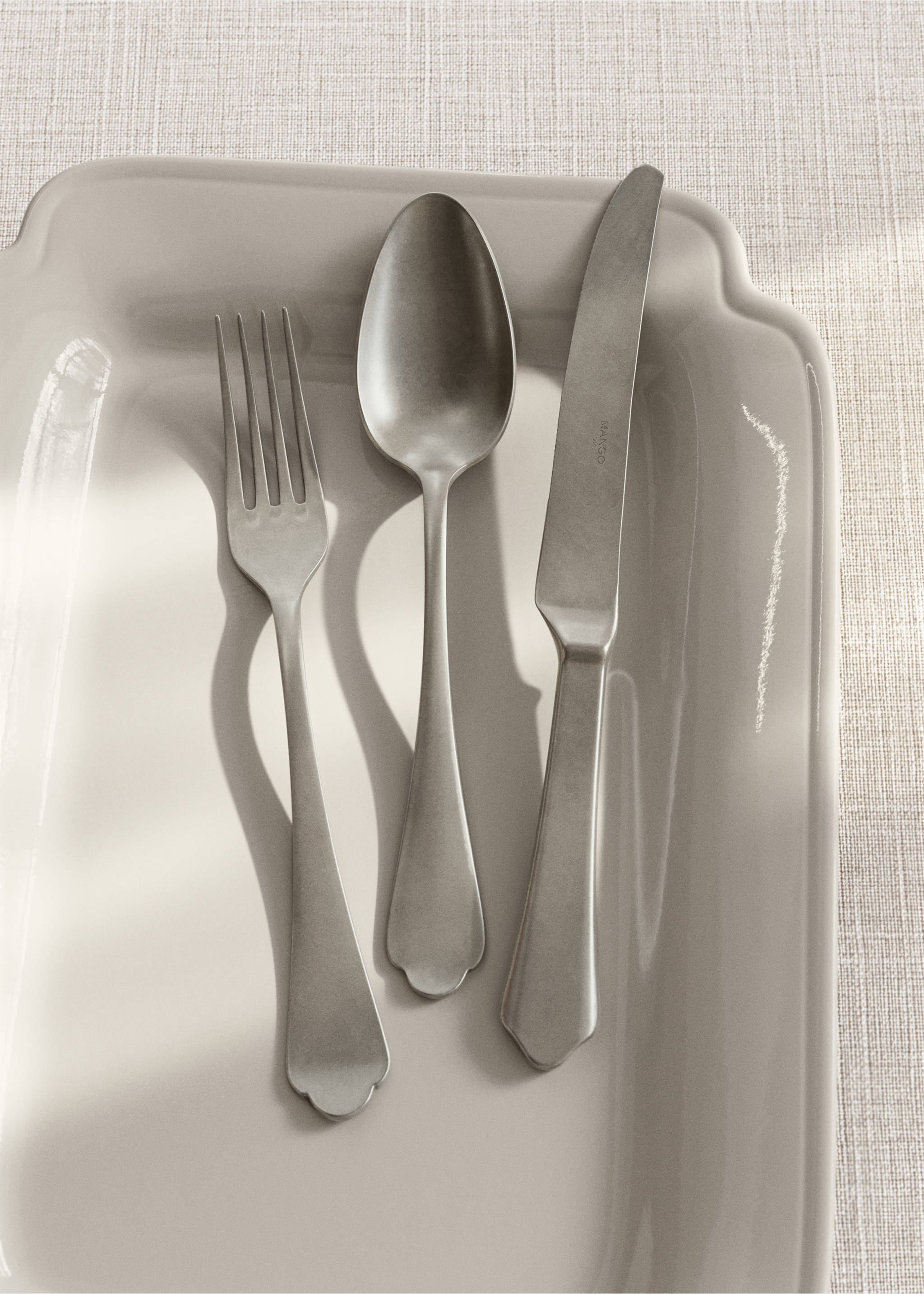 Three-piece matte stainless steel cutlery set - General plane, Grey. Ref: 27091521-00.