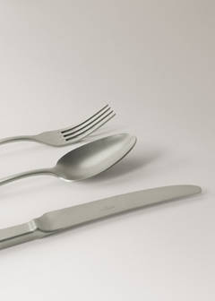 Three-piece matte stainless steel cutlery set — Grey 2