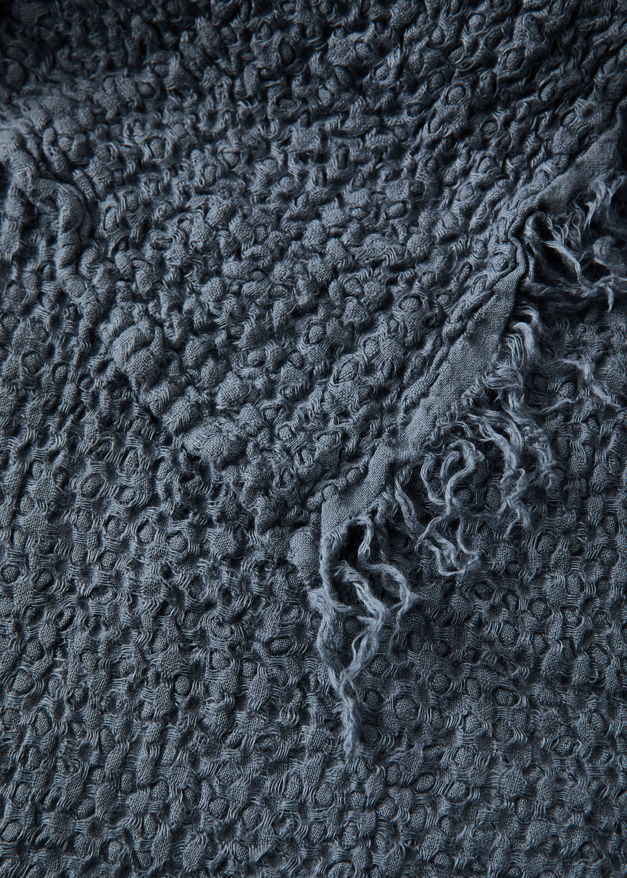 100% linen frayed blanket - Details of the article 2