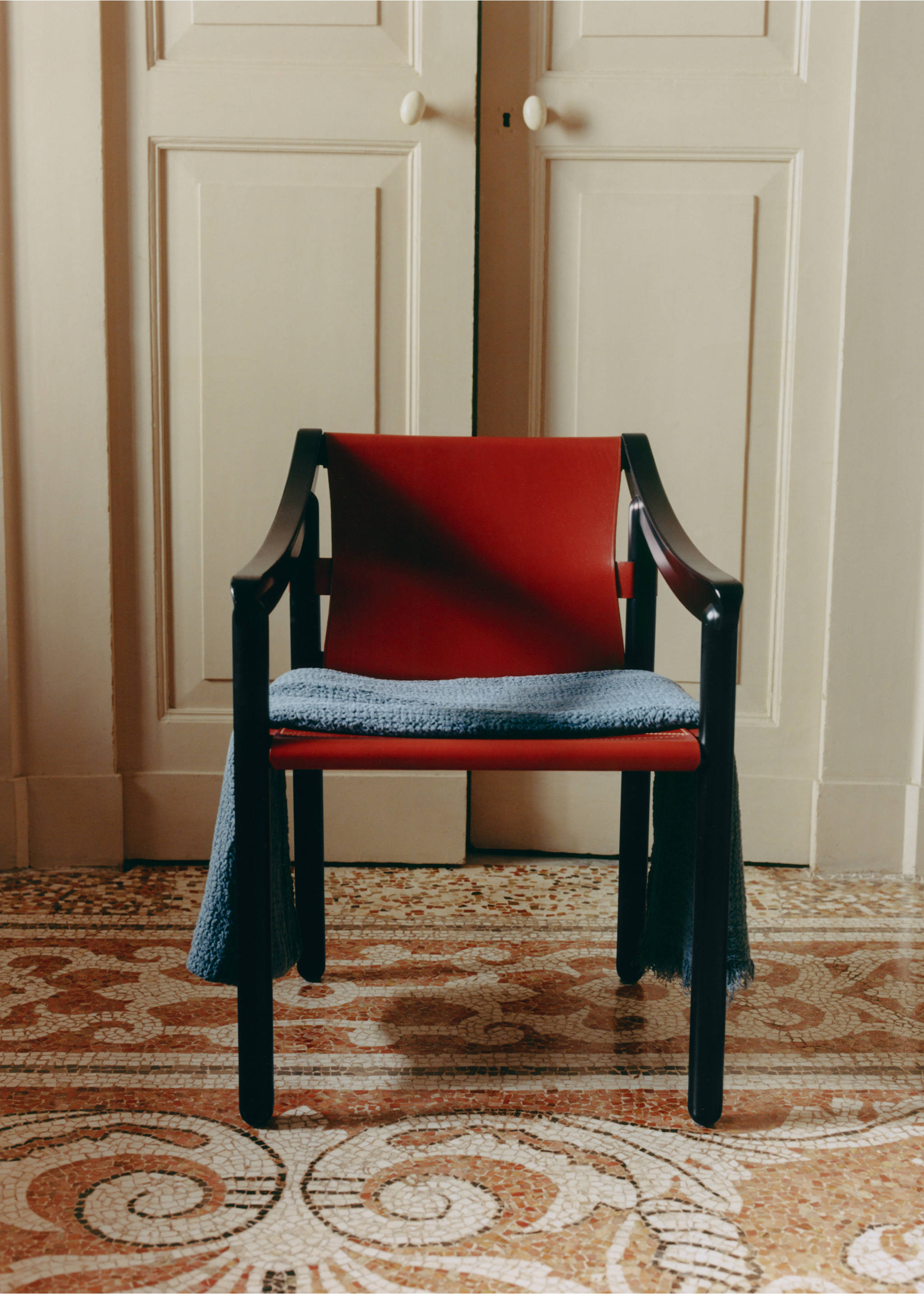 Decke aus 100 % Leinen mit Fransen - Detail des Artikels 6, Indigoblau. Ref: 27091524-00.