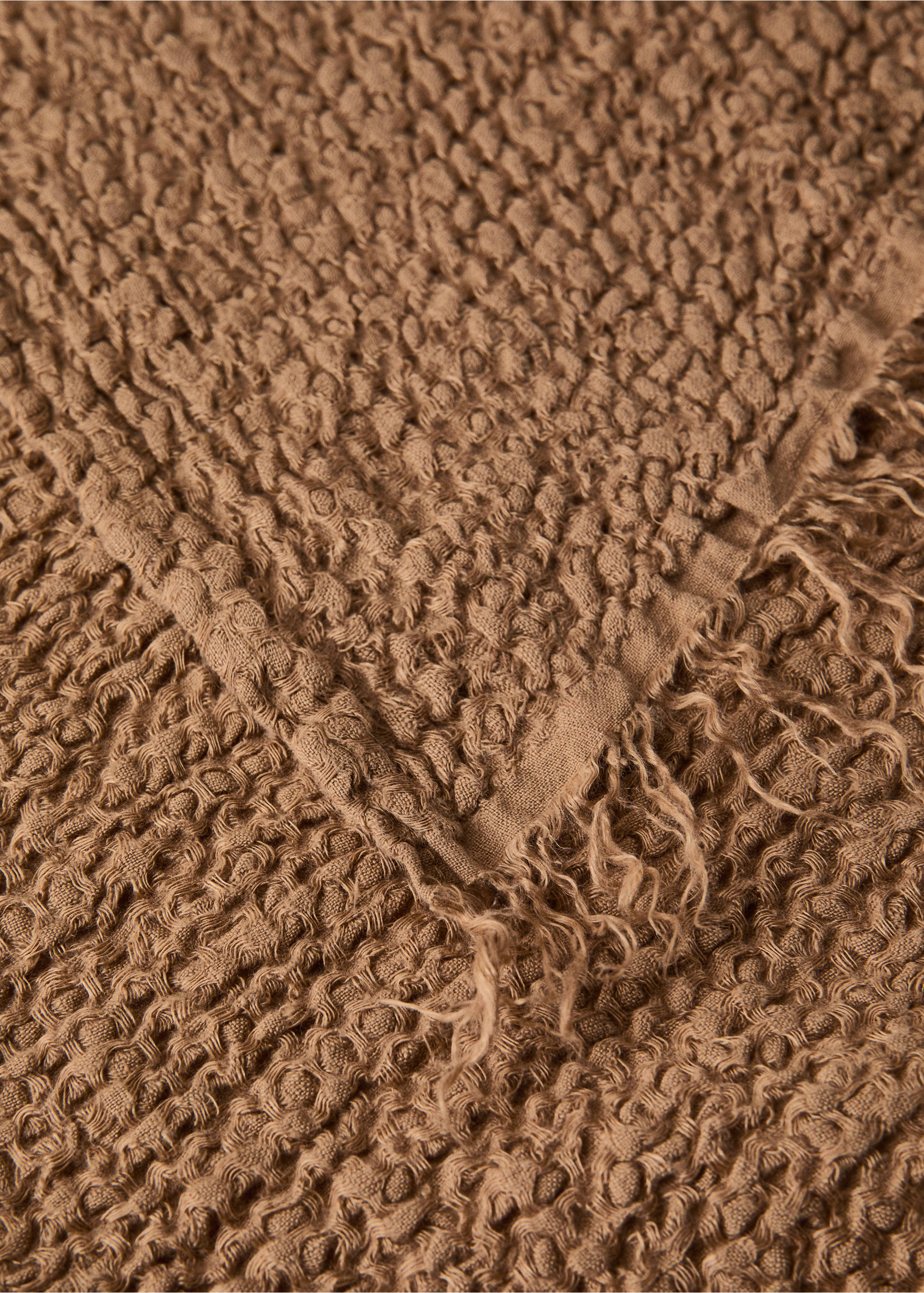 100% linen frayed blanket - Details of the article 2, Russet. Ref: 27091524-00.