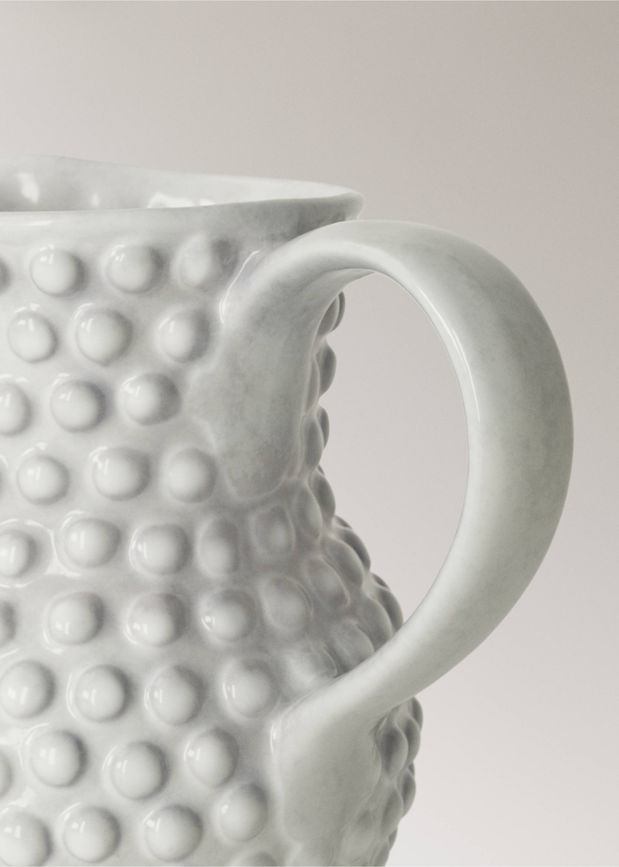 Textured stoneware jug - Details of the article 1, White. Ref: 27091527-00.