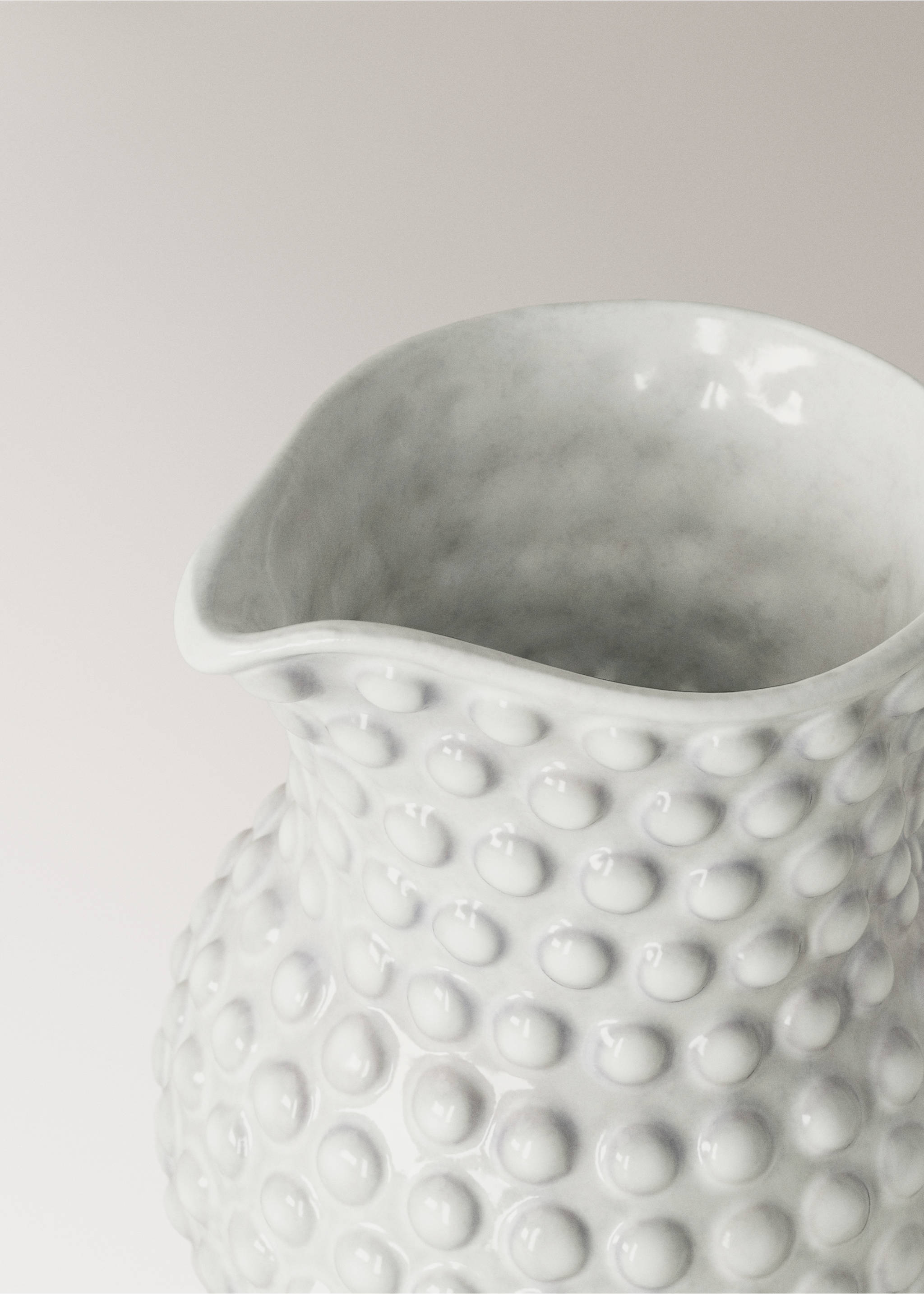 Textured stoneware jug - Details of the article 2, White. Ref: 27091527-00.