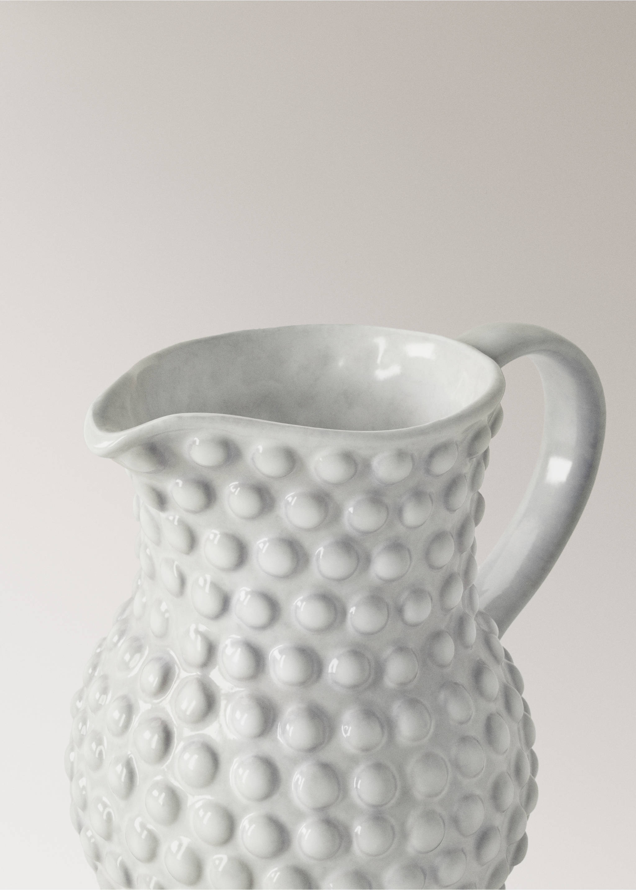 Textured stoneware jug - Details of the article 3, White. Ref: 27091527-00.