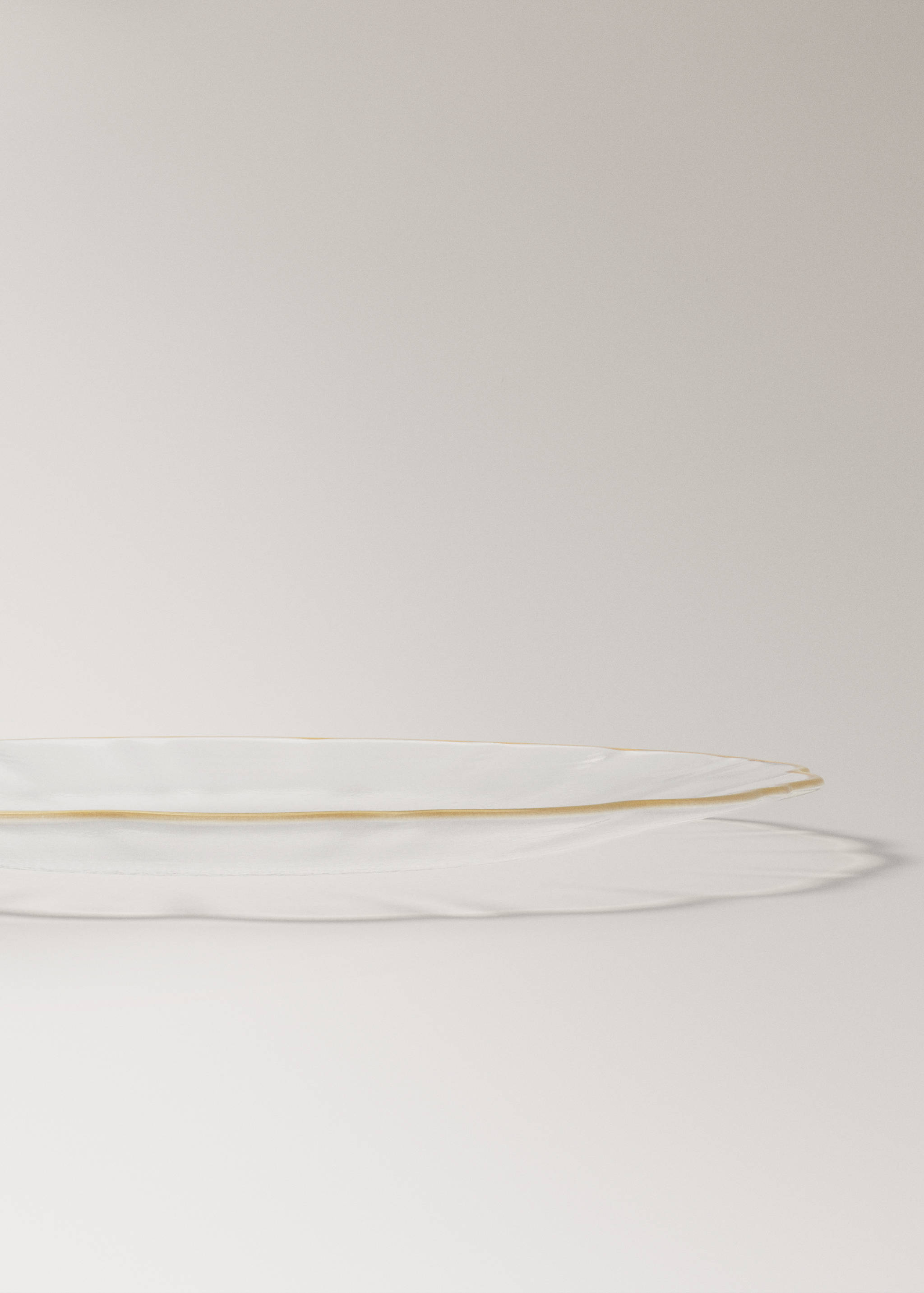 Flat glass contrast dinner plate - Details of the article 2