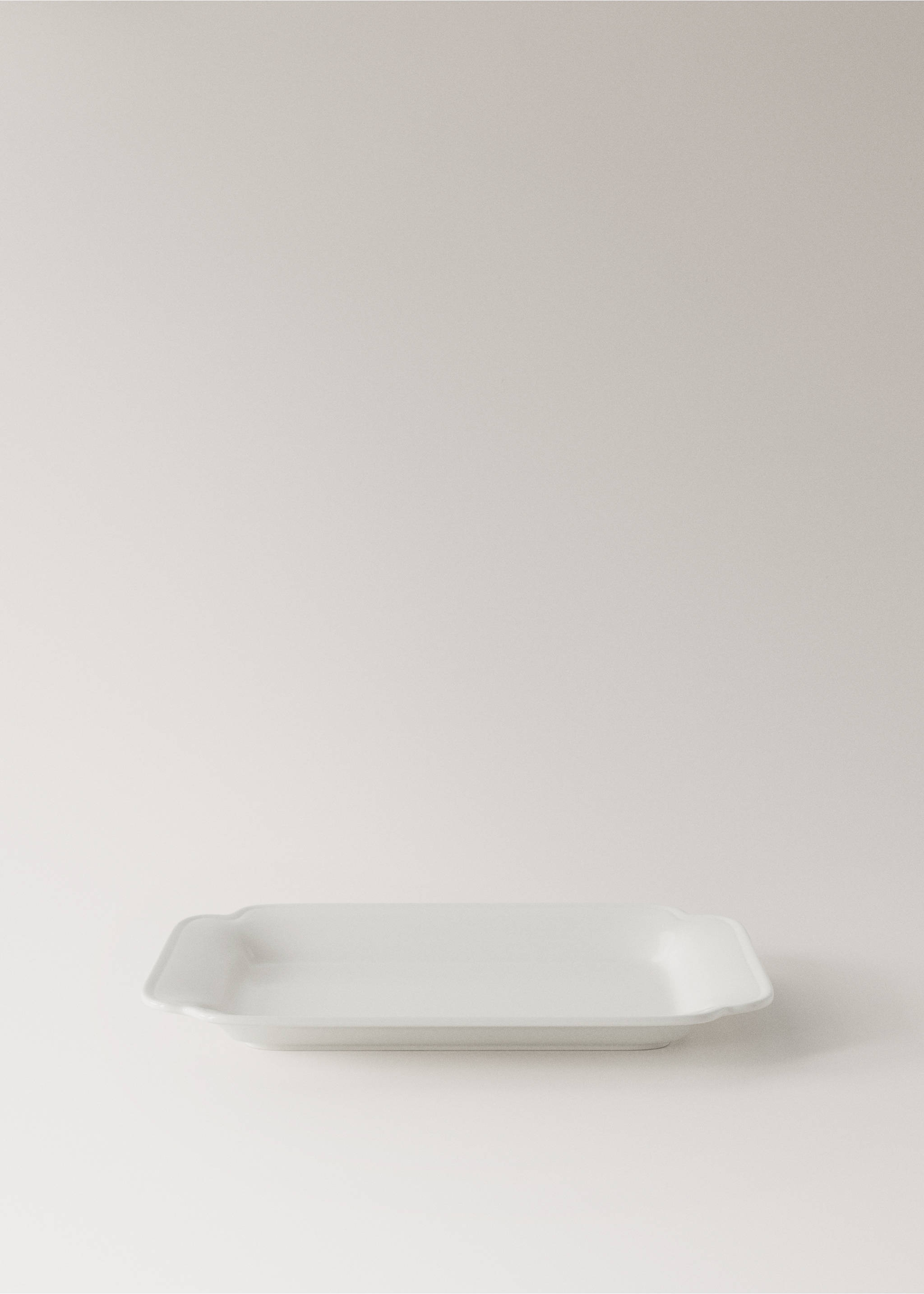 Große Keramikplatte mit Relief - Detail des Artikels 2, Weiß. Ref: 27091531-00.