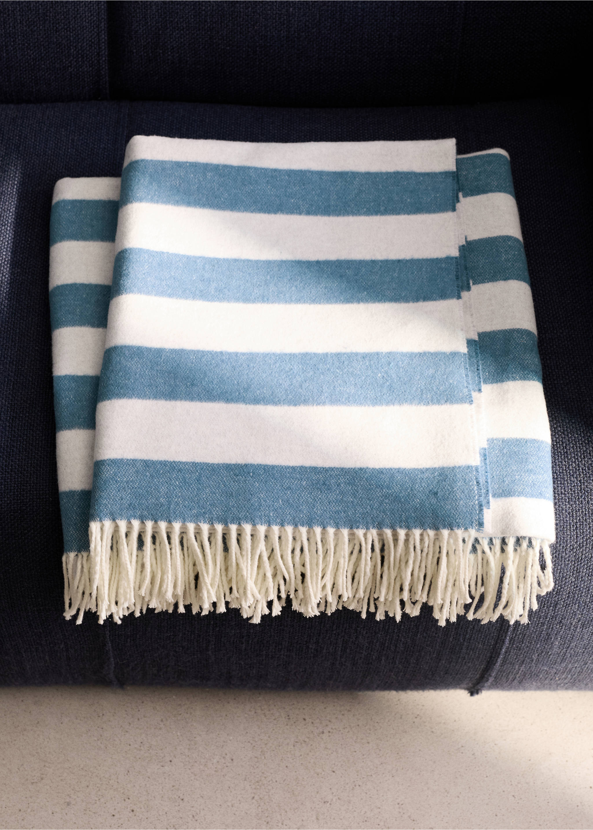 Striped cotton throw with tassels - General plane, Blue. Ref: 27091536-00.