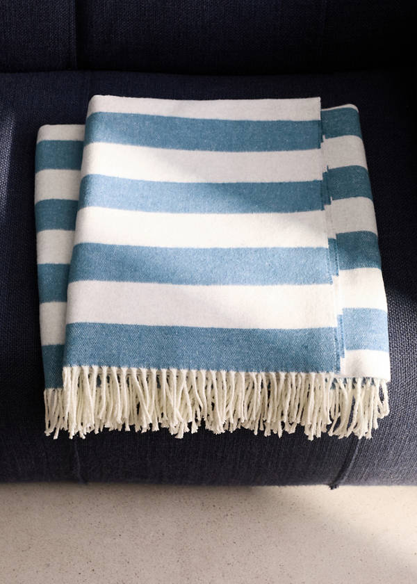 Striped cotton throw with tassels — Blue