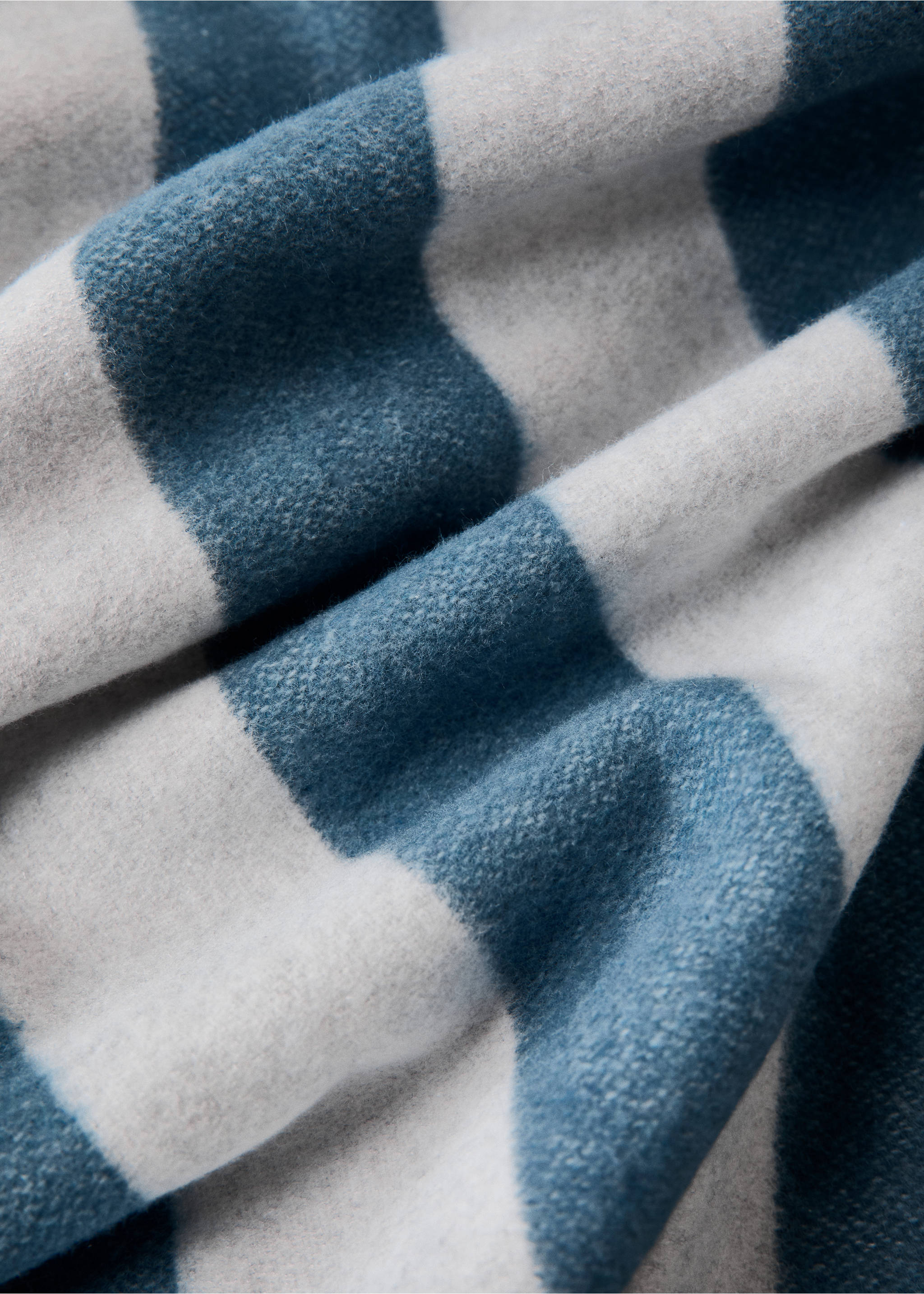Striped cotton throw with tassels - Details of the article 1, Blue. Ref: 27091536-00.