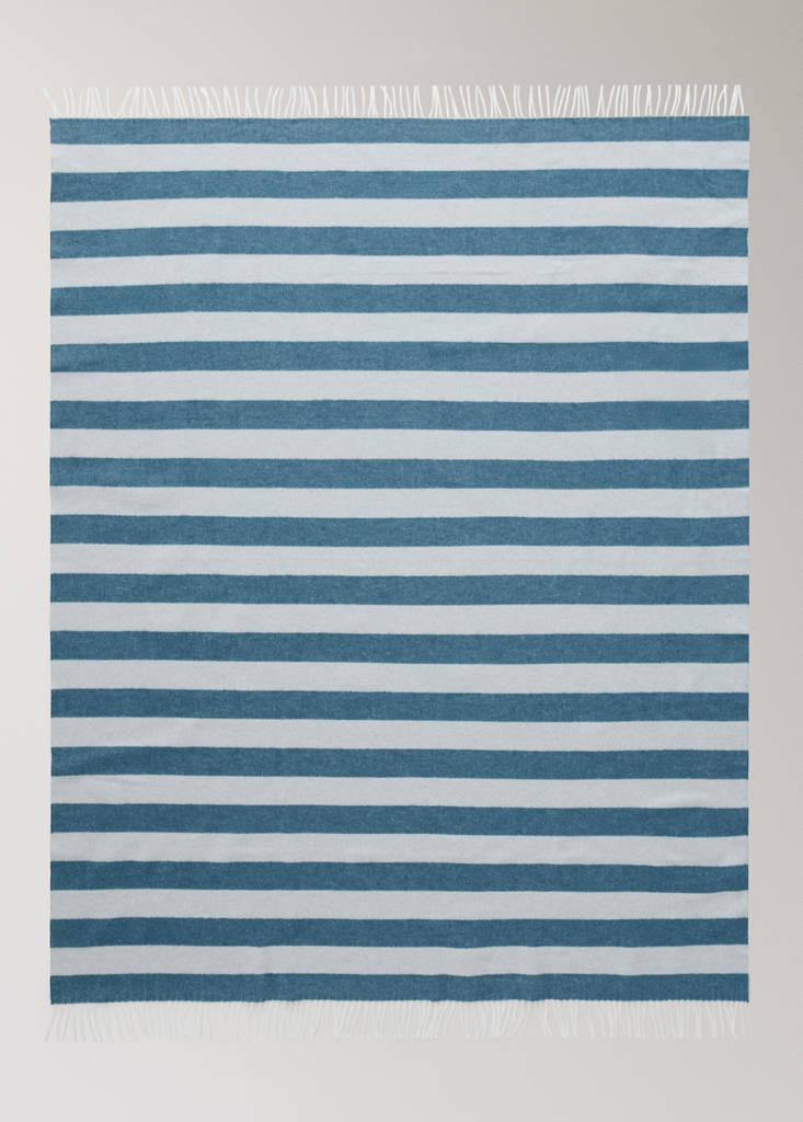 Striped cotton throw with tassels — Blue