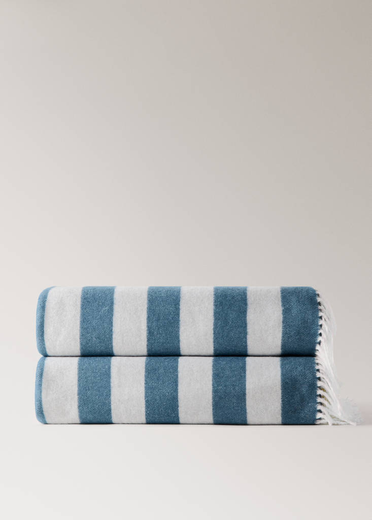 Striped cotton throw with tassels — Blue