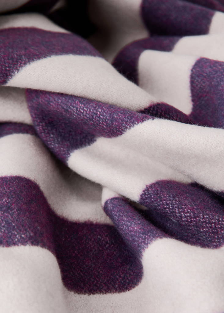 Striped cotton throw with tassels — Purple