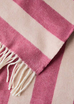 Striped cotton throw with tassels — Pink 3
