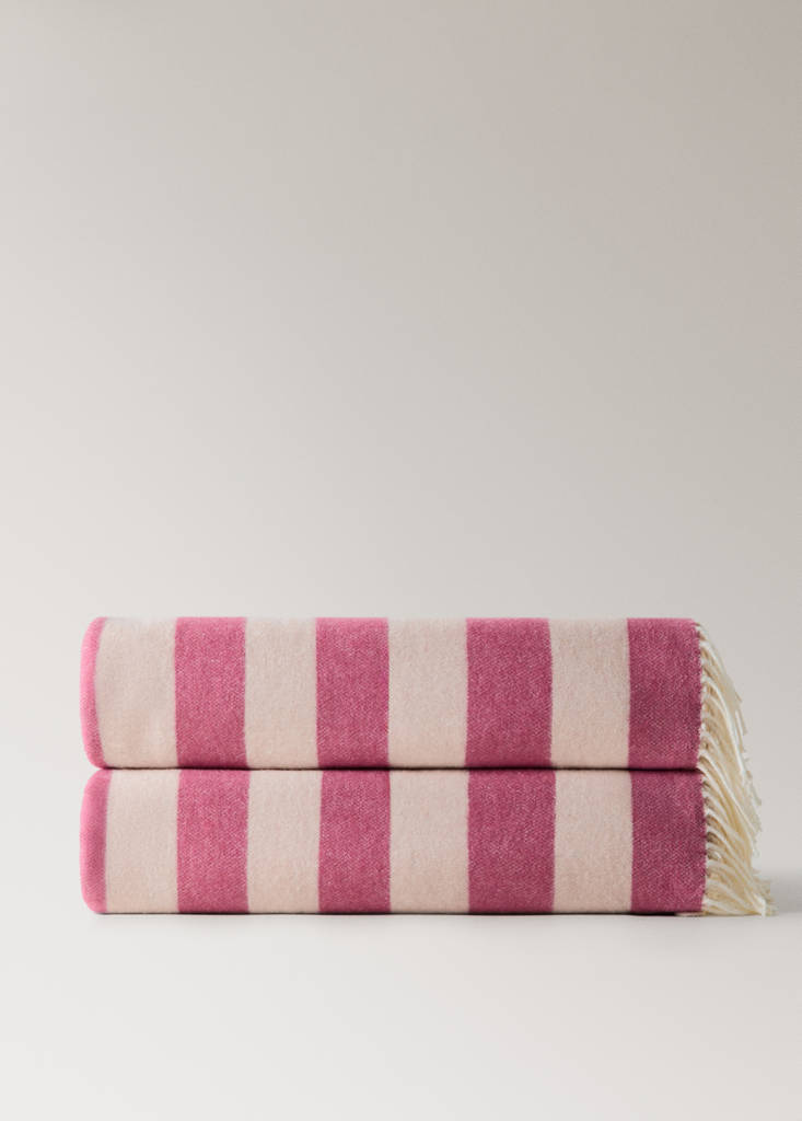 Striped cotton throw with tassels — Pink