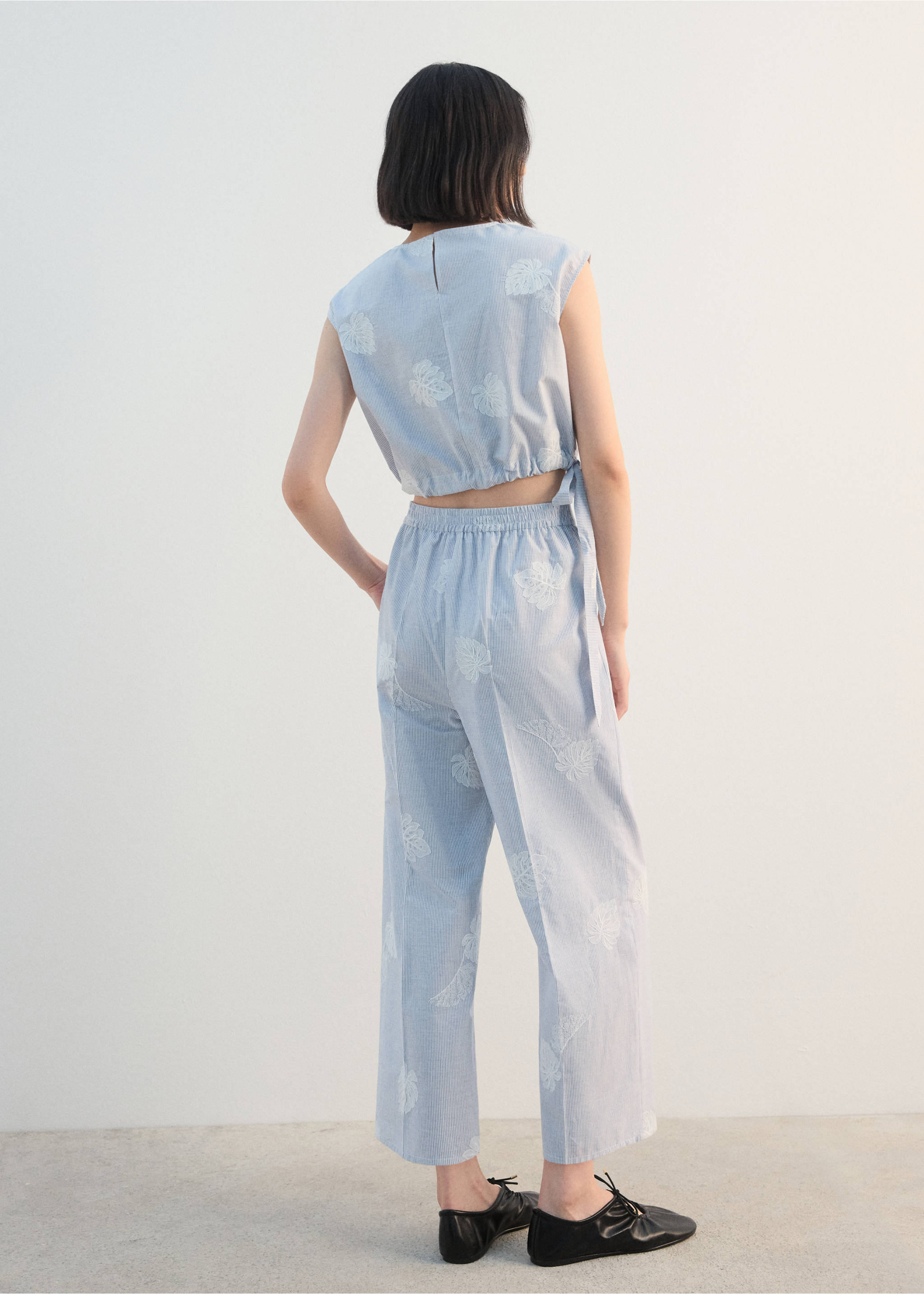 بنطال مخطط مطرز - الجهة الخلفية للمنتج, أزرق. Ref: 27092545-00.