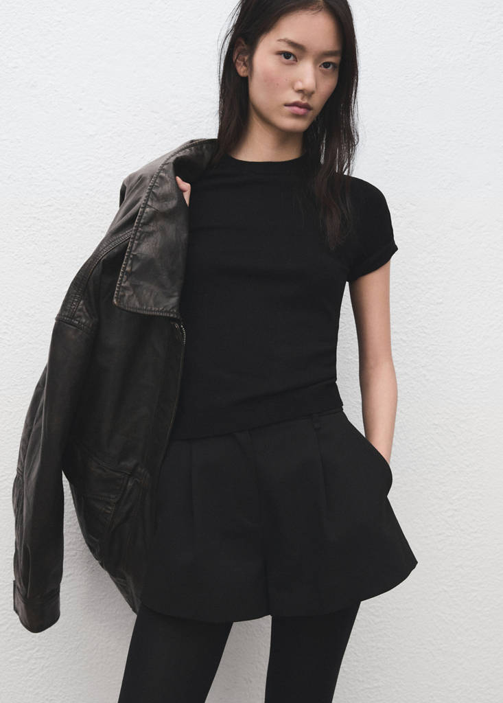 Short-sleeved fine-knit sweater — Black