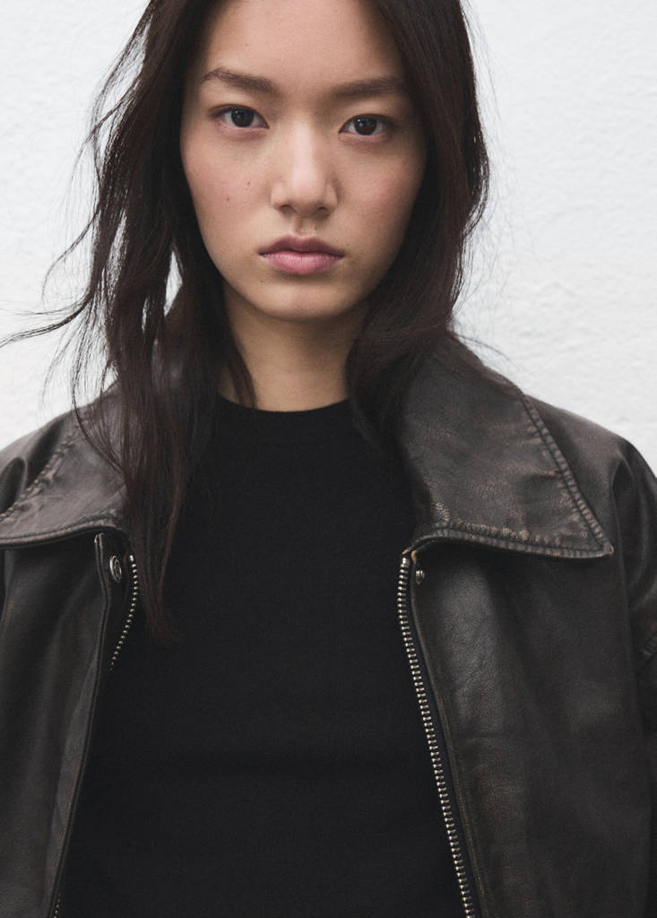 Short-sleeved fine-knit sweater — Black