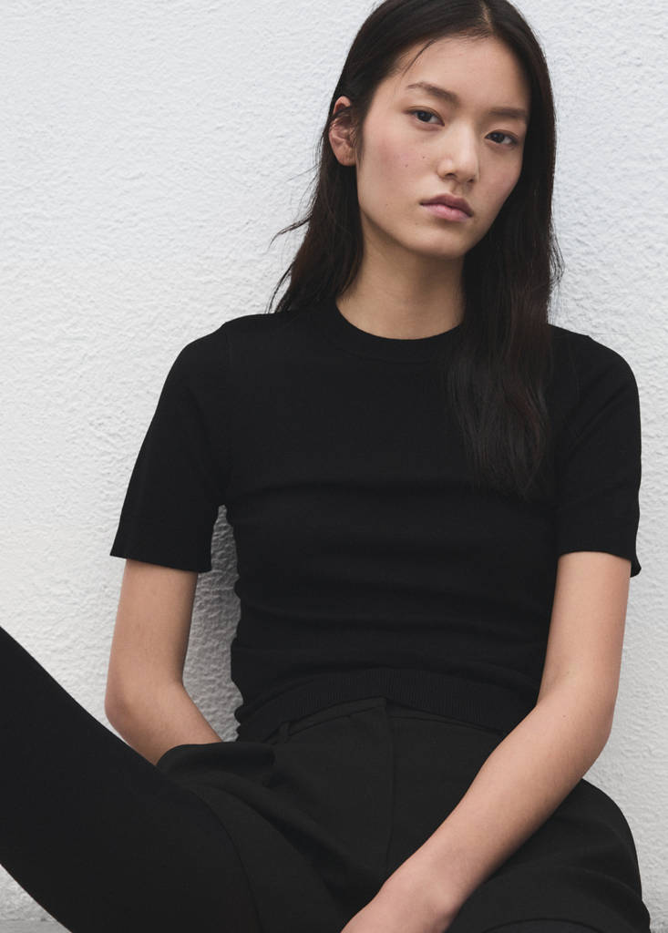 Short-sleeved fine-knit sweater — Black