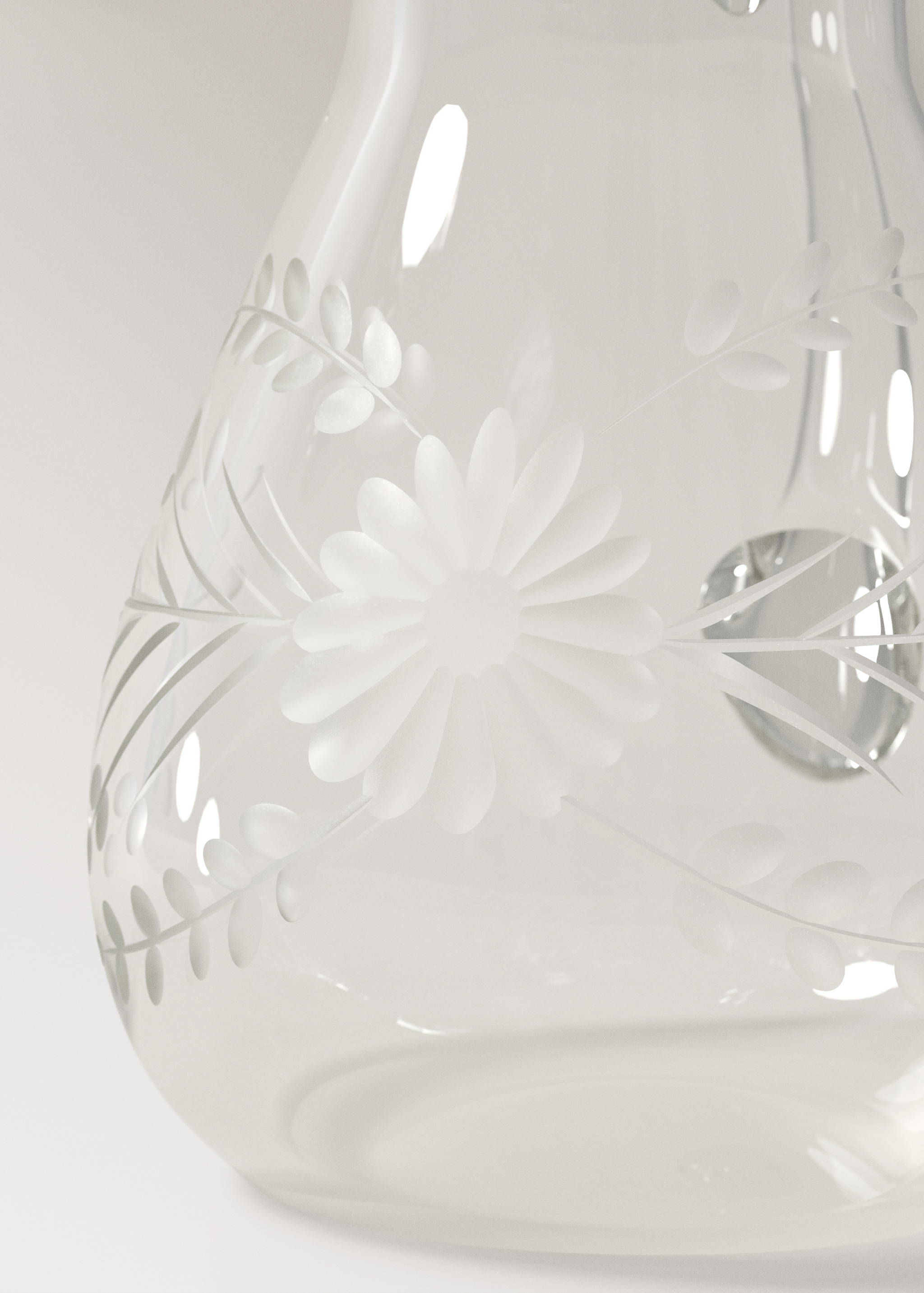 Embossed glass vase with floral relief - Details of the article 2