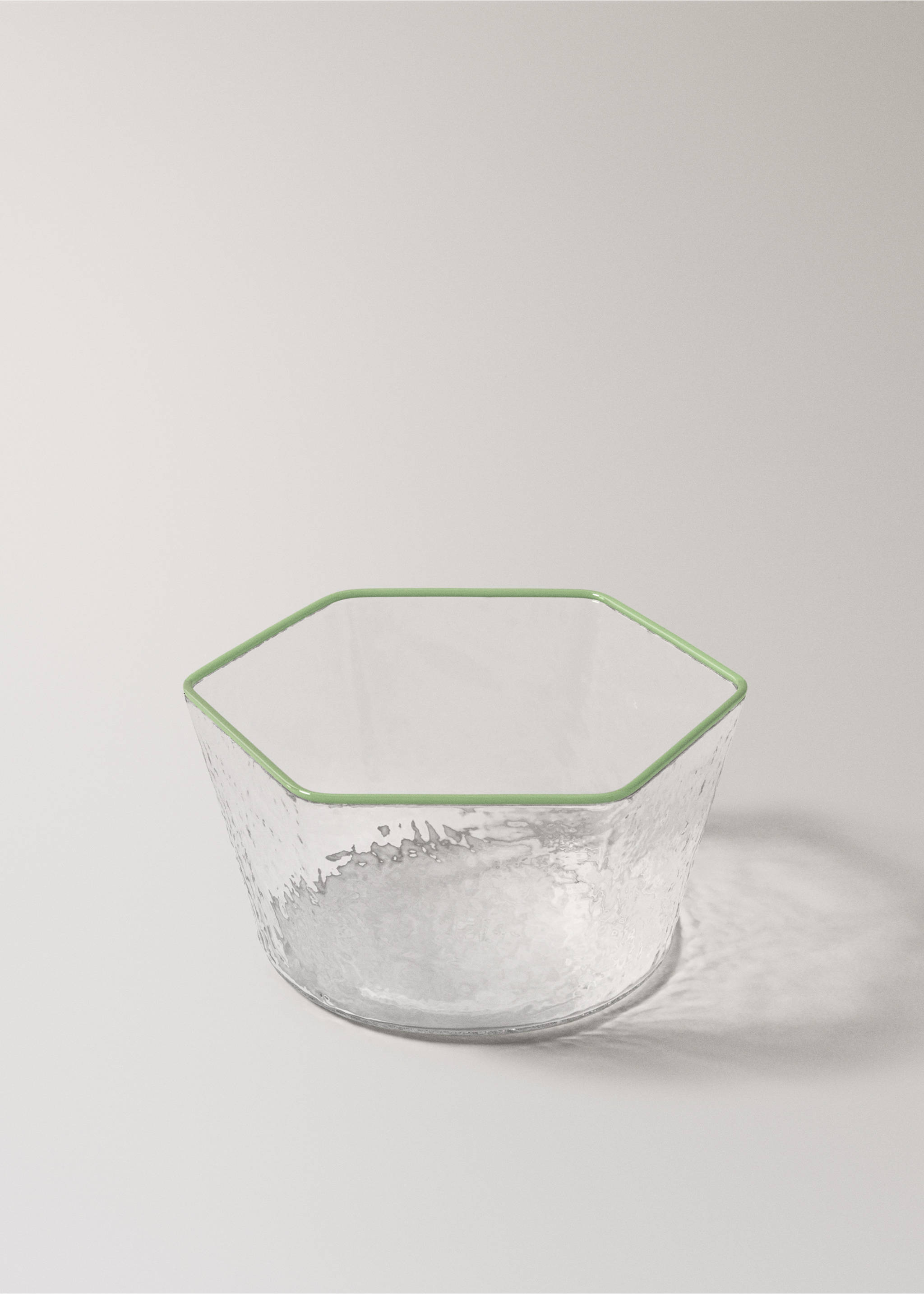 Hammered borosilicate bowl with coloured edge - Details of the article 1, Green. Ref: 27092906-00.