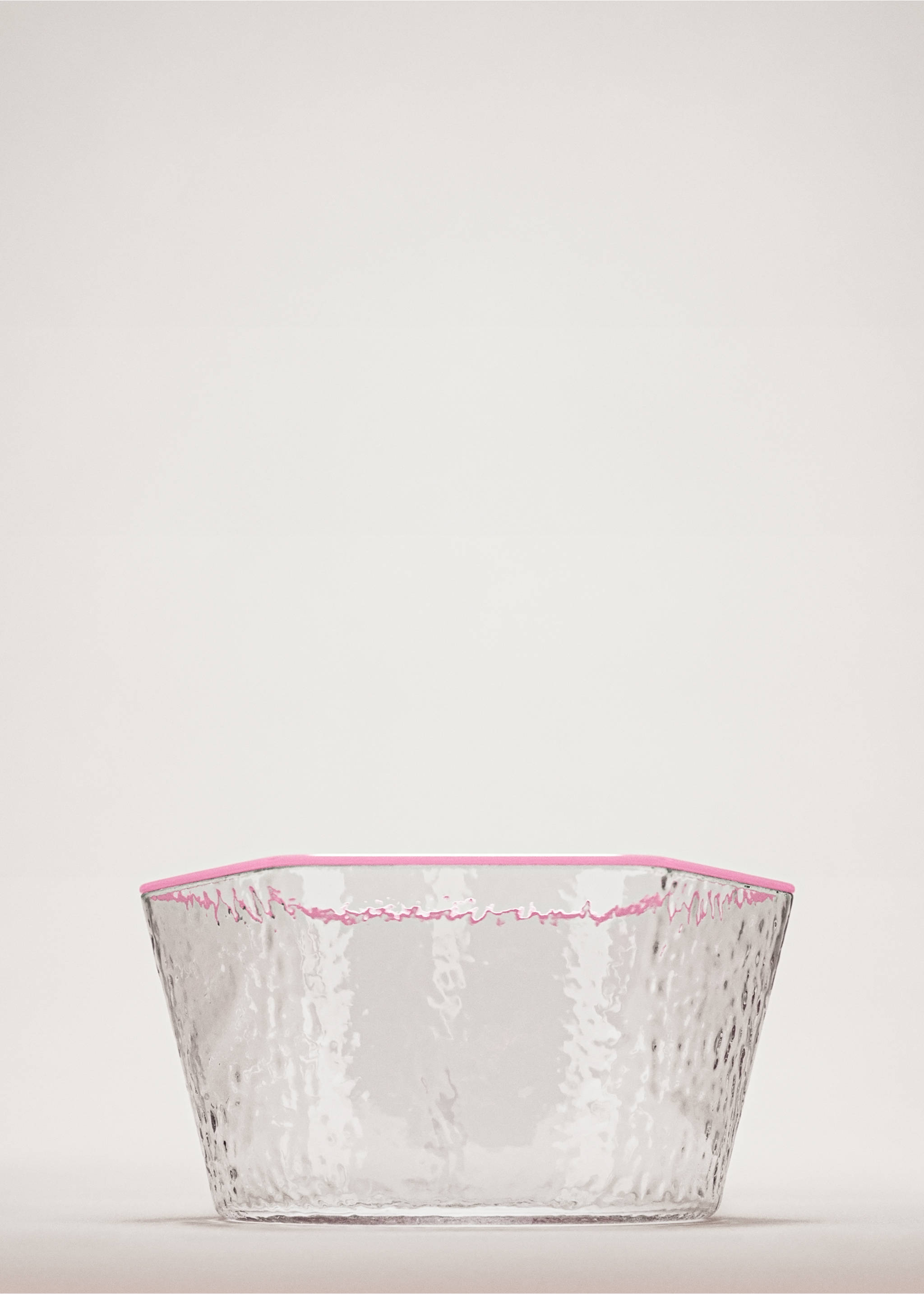 Hamrad borosilikatskål med färgad kant - Allmän bild, Rosa. Ref: 27092906-00.