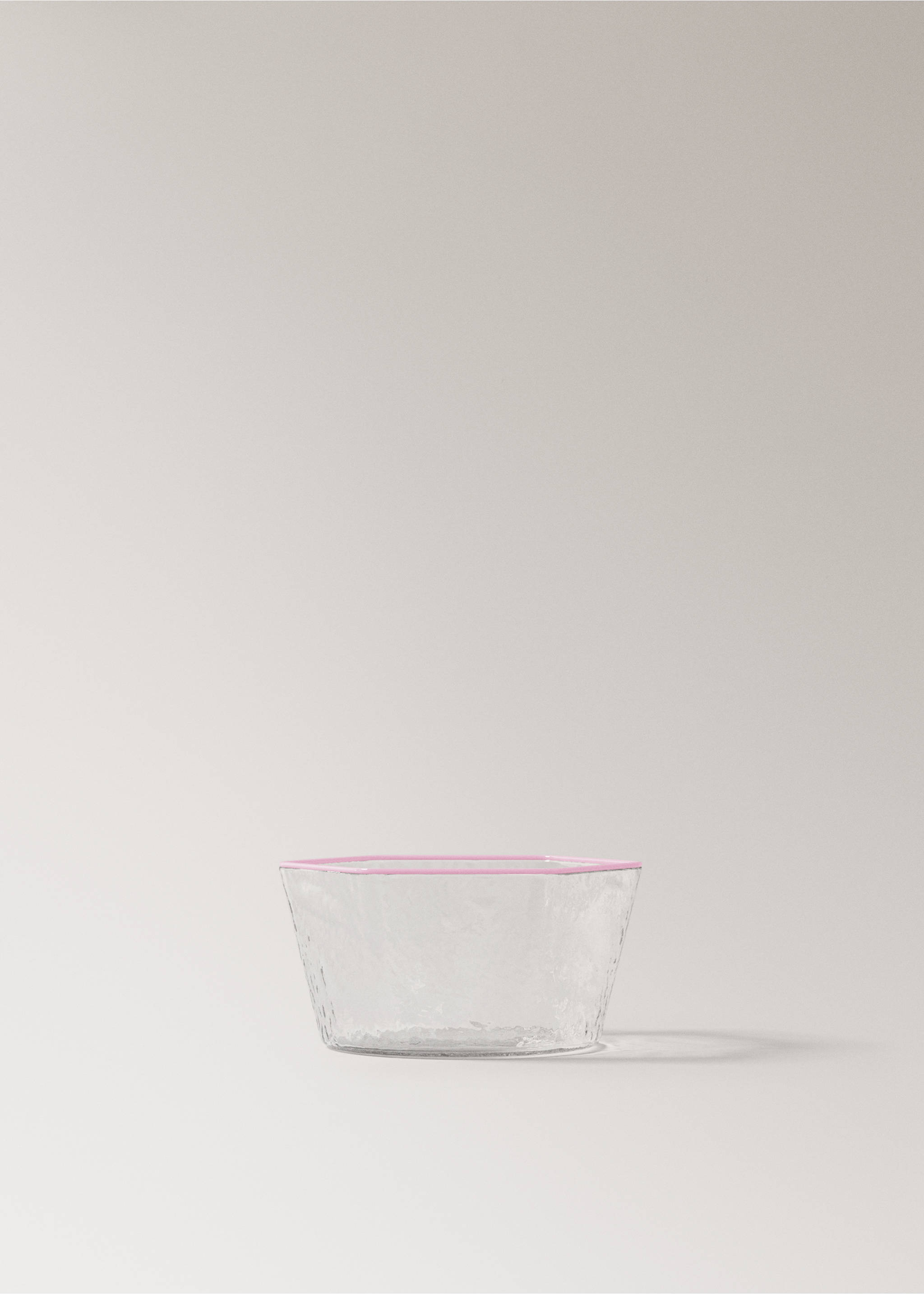 Hammered borosilicate bowl with coloured edge - Article without model, Pink. Ref: 27092906-00.