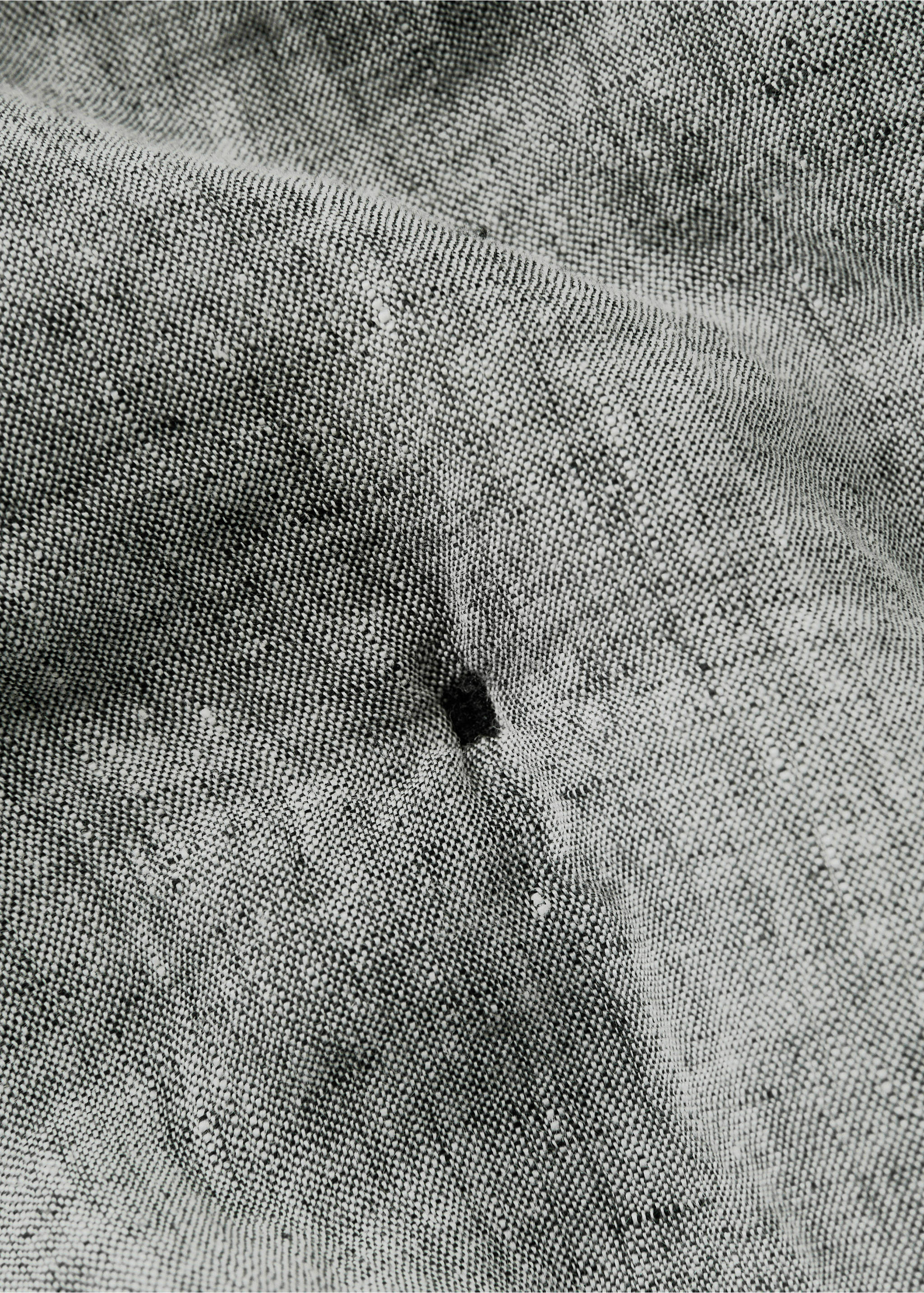 100% linen chambray bedspread - Details of the article 1, Dark Heather Grey. Ref: 27092921-00.