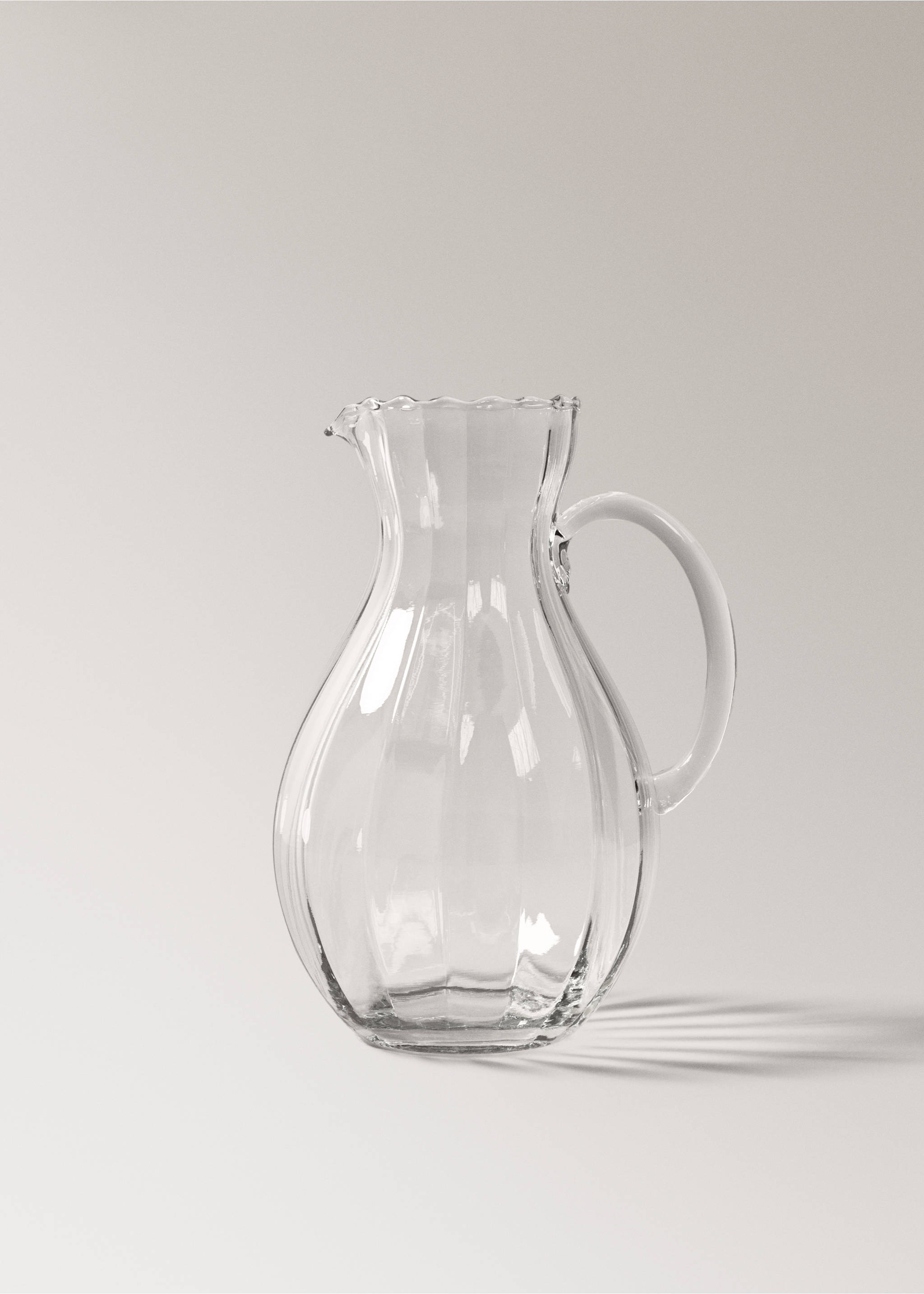 Irregular glass jug - Article without model, Ice Grey. Ref: 27092923-00.