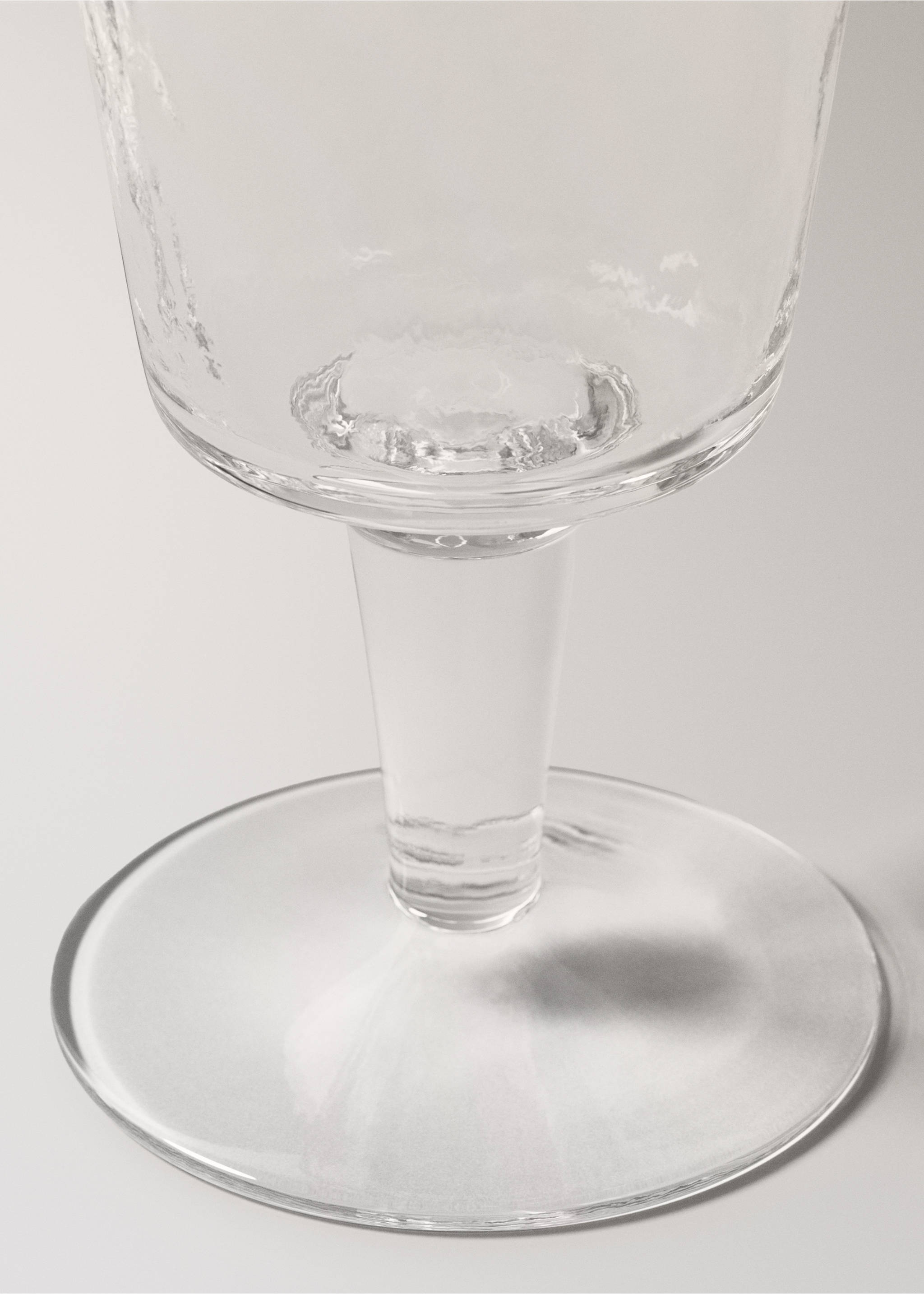 Embossed glass goblet - Details of the article 2, Ice Grey. Ref: 27092924-00.