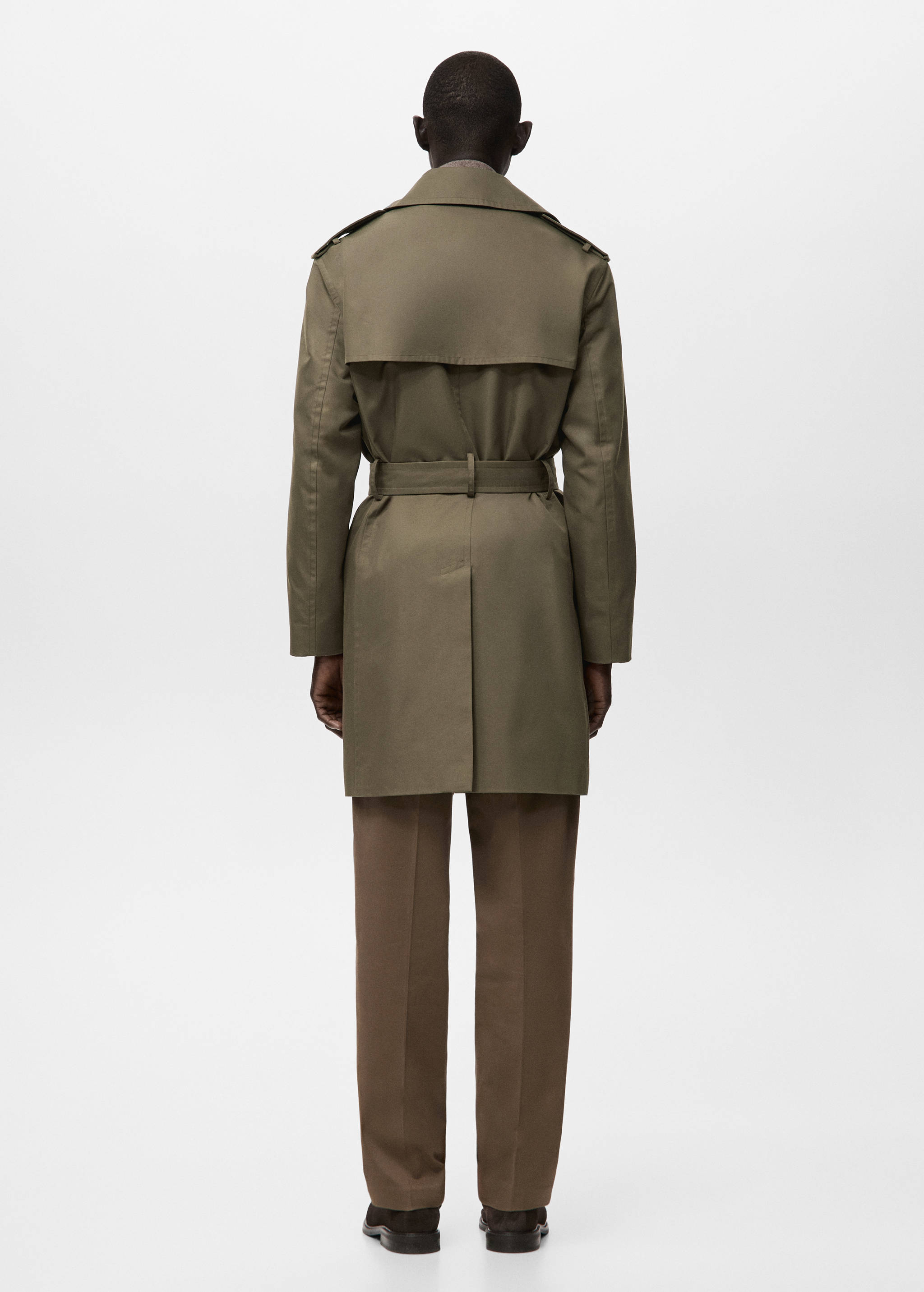 Water-repellent belted trench coat - Reverse of the article