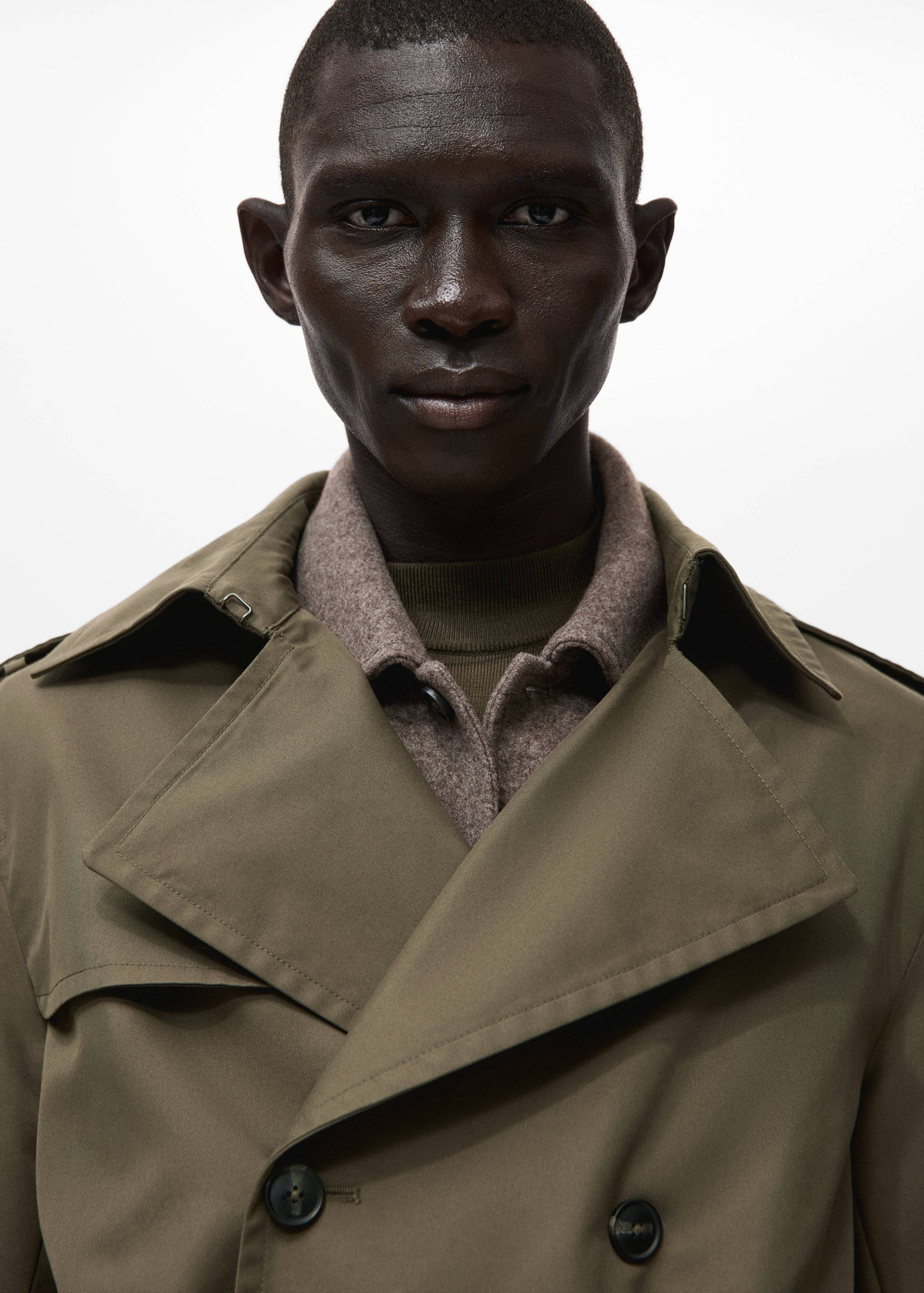 Water-repellent belted trench coat - Details of the article 1