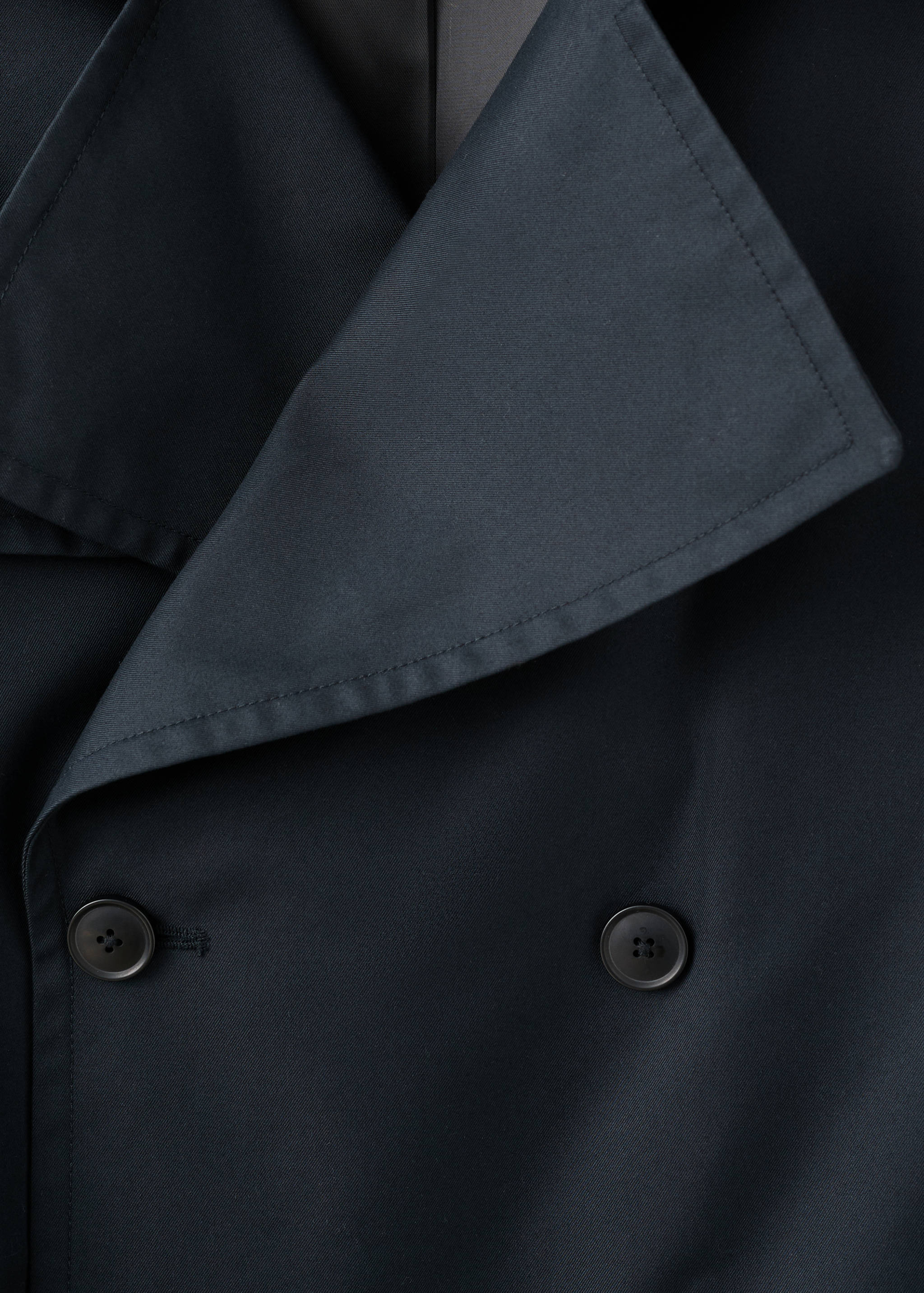 Water-repellent belted trench coat - Details of the article 8