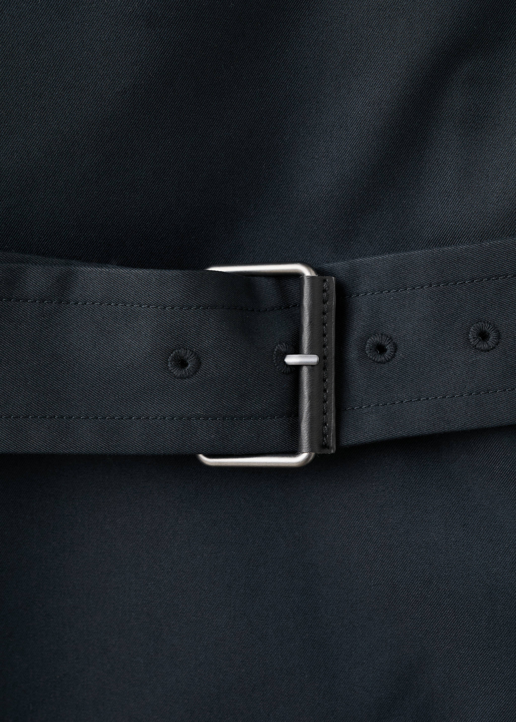 Water-repellent belted trench coat - Details of the article 0