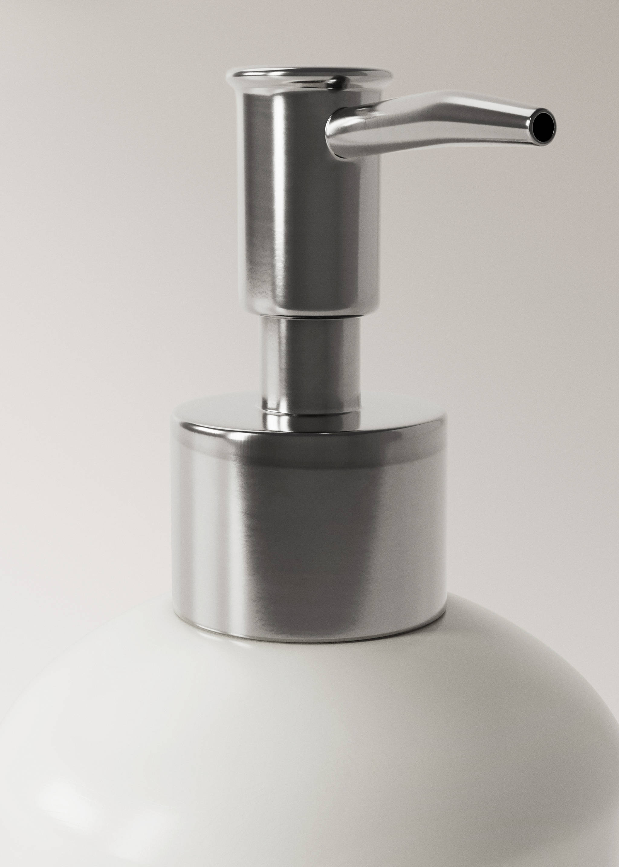 Ceramic soap dispenser - Details of the article 2