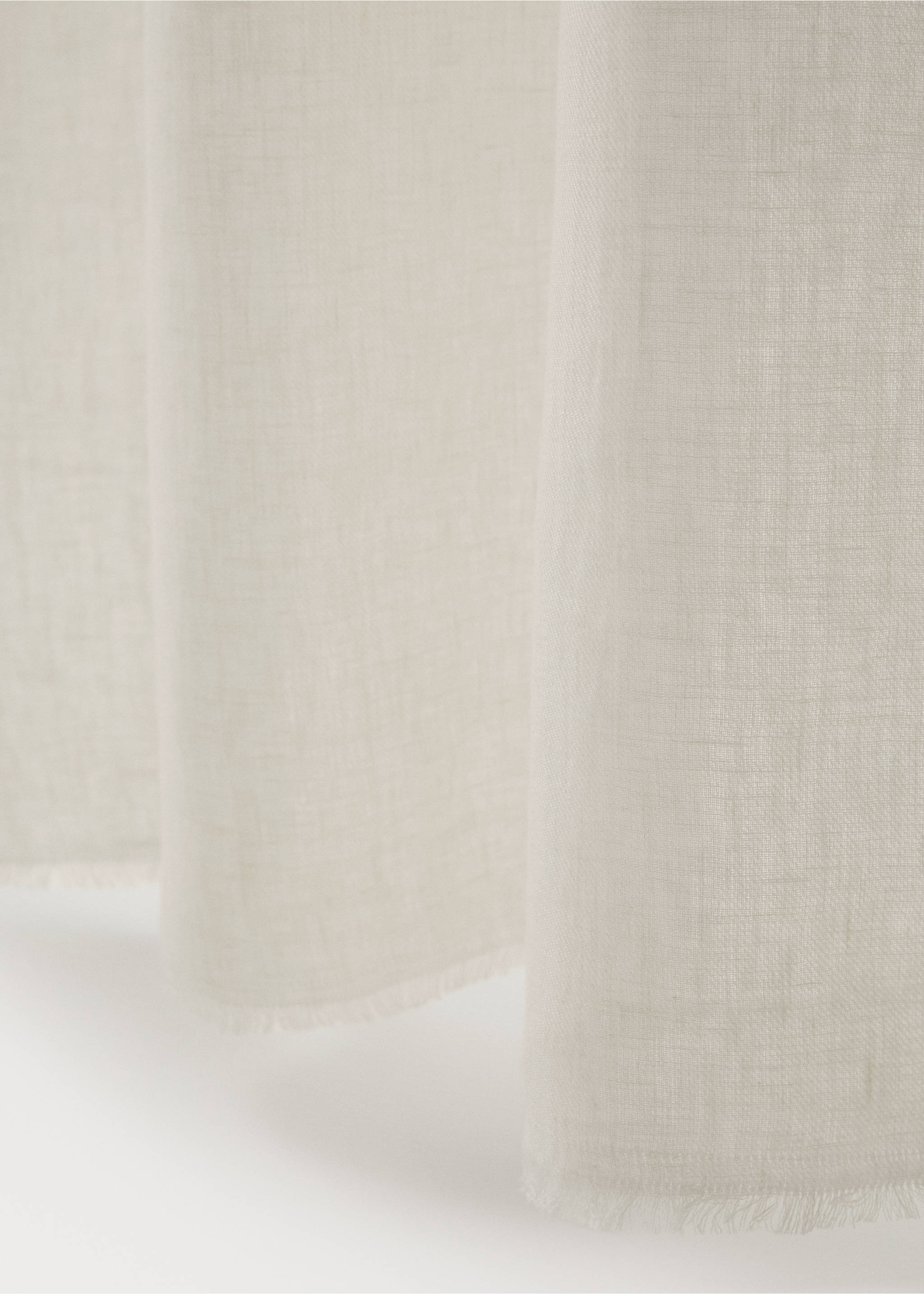 Linen curtain with frayed finish, medium opacity - Details of the article 1, Ecru. Ref: 27093278-00.