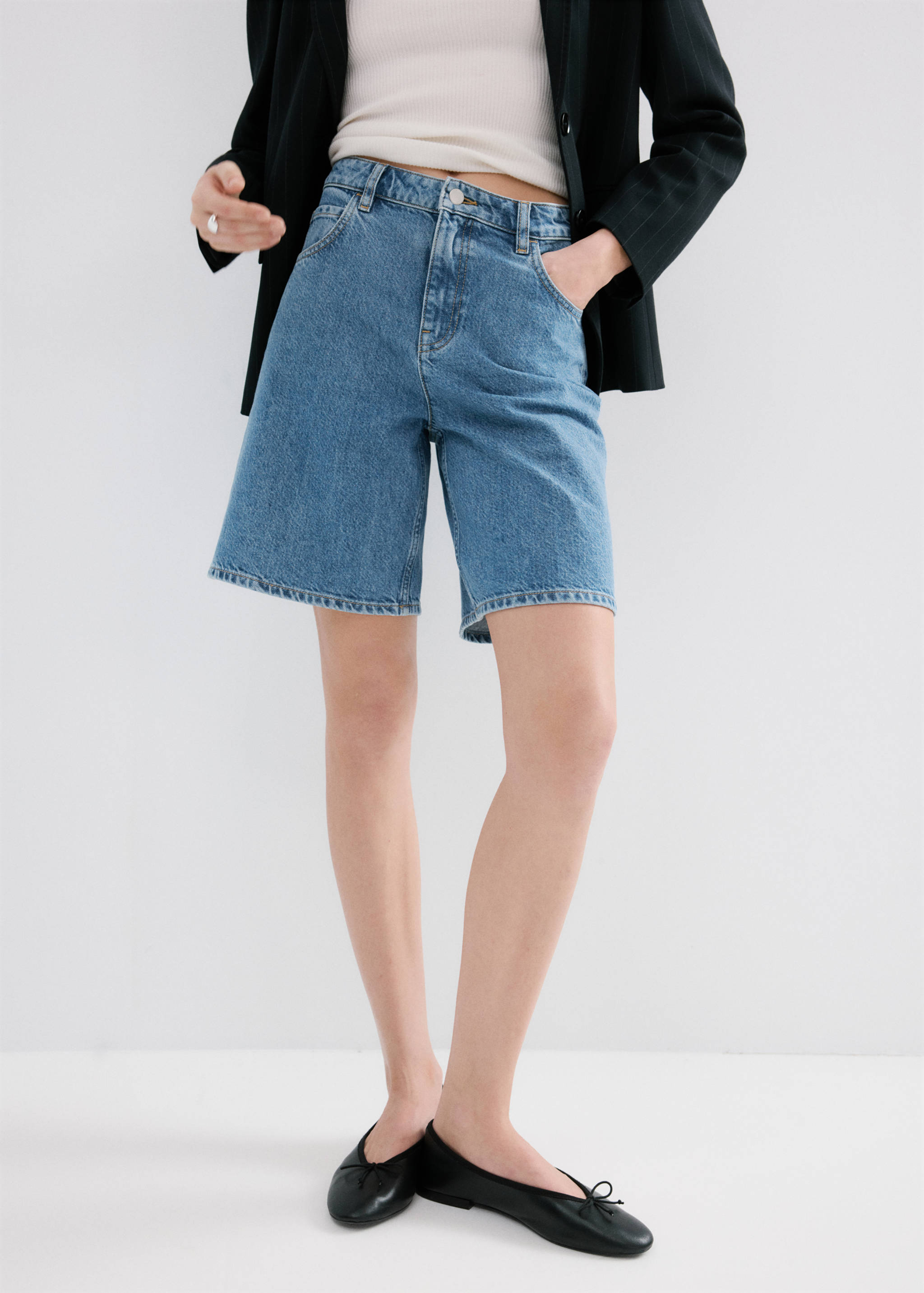 Bermudas denim rectas tiro alto - Plano medio
