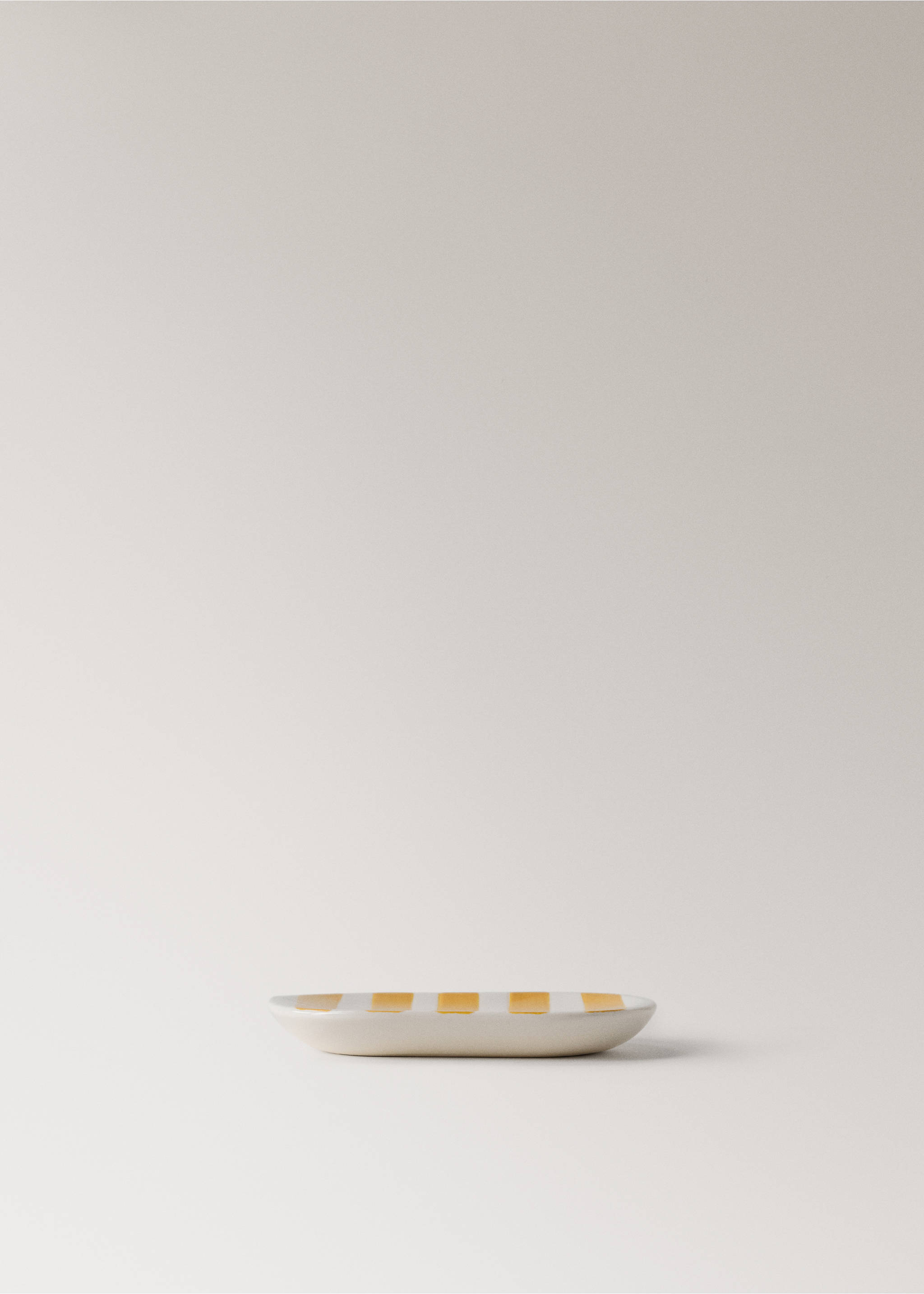 Painted striped ceramic soap dish - Article without model, Mustard. Ref: 27093281-00.